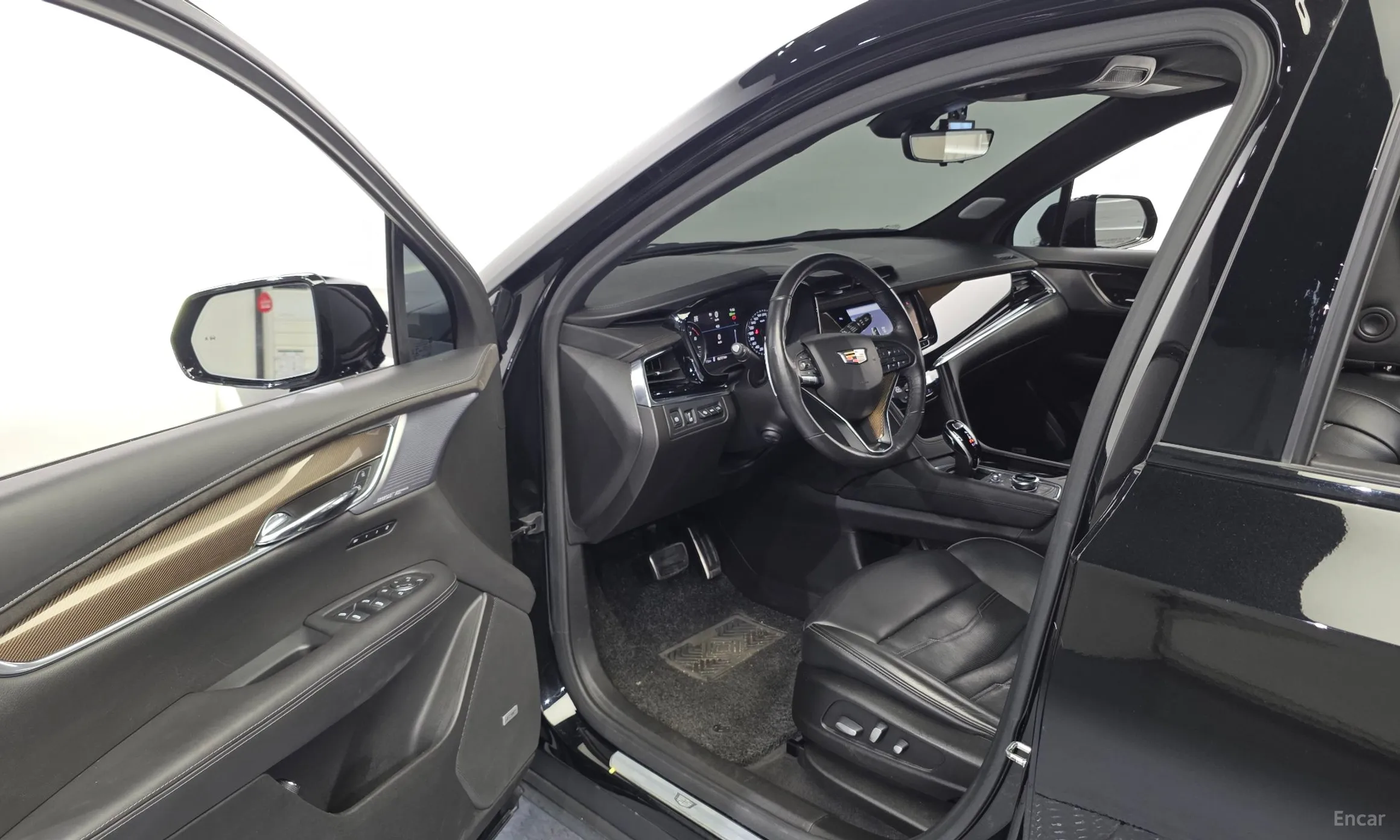 Cadillac XT6 превью 10