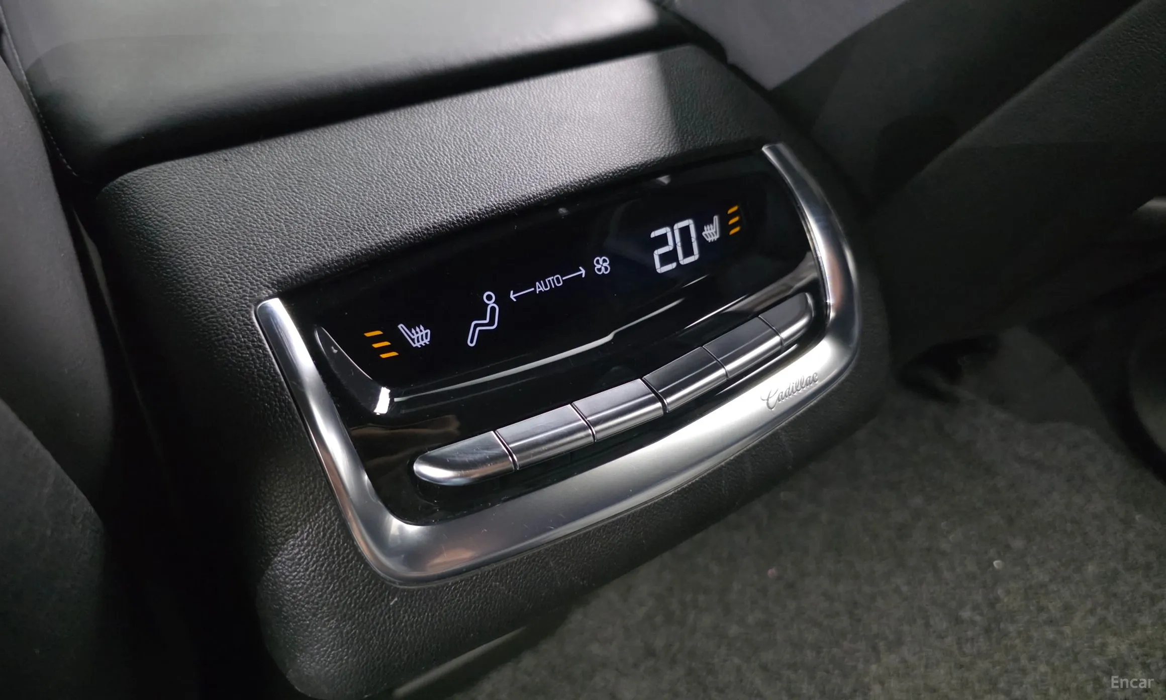 Cadillac XT6 превью 16