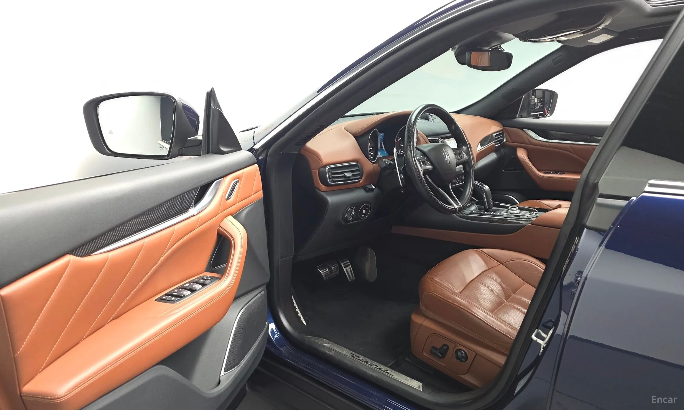 Maserati Levante превью 10