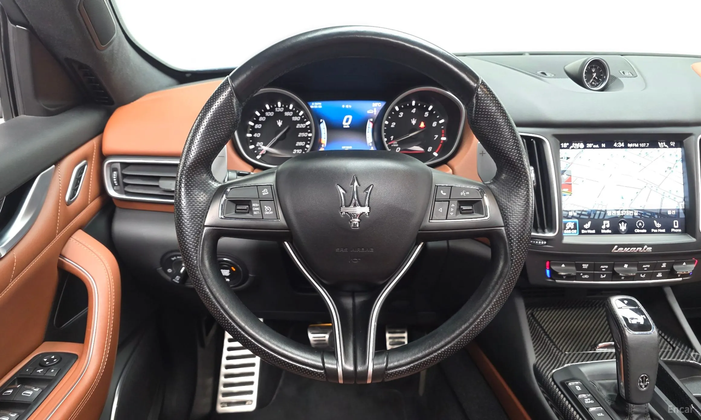 Maserati Levante превью 12