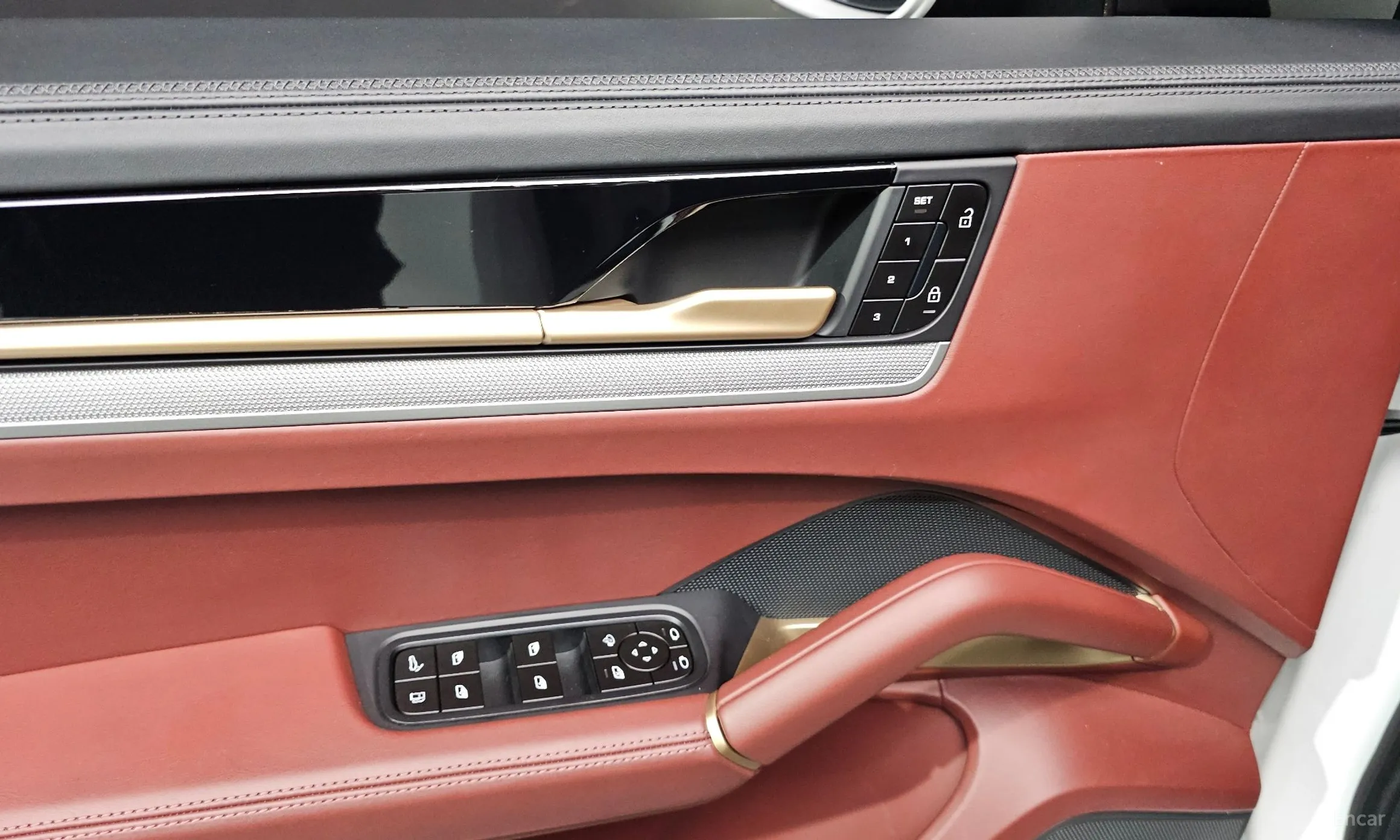 Porsche Cayenne (PO536) превью 16