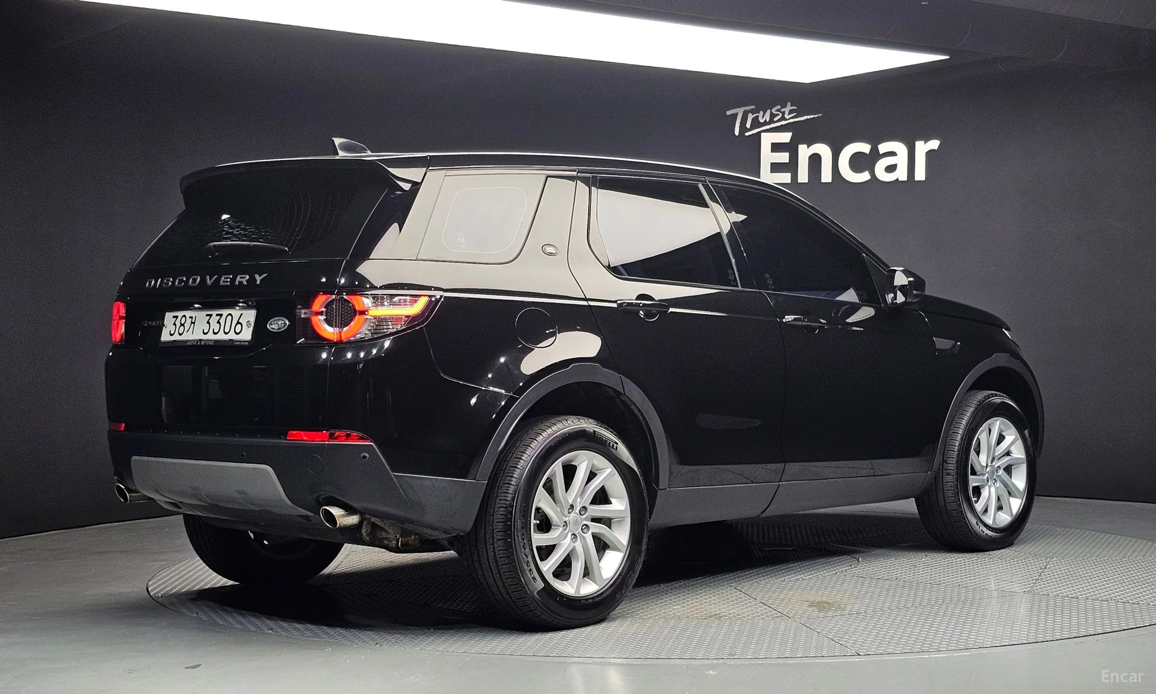 Land Rover Discovery Sports превью 2