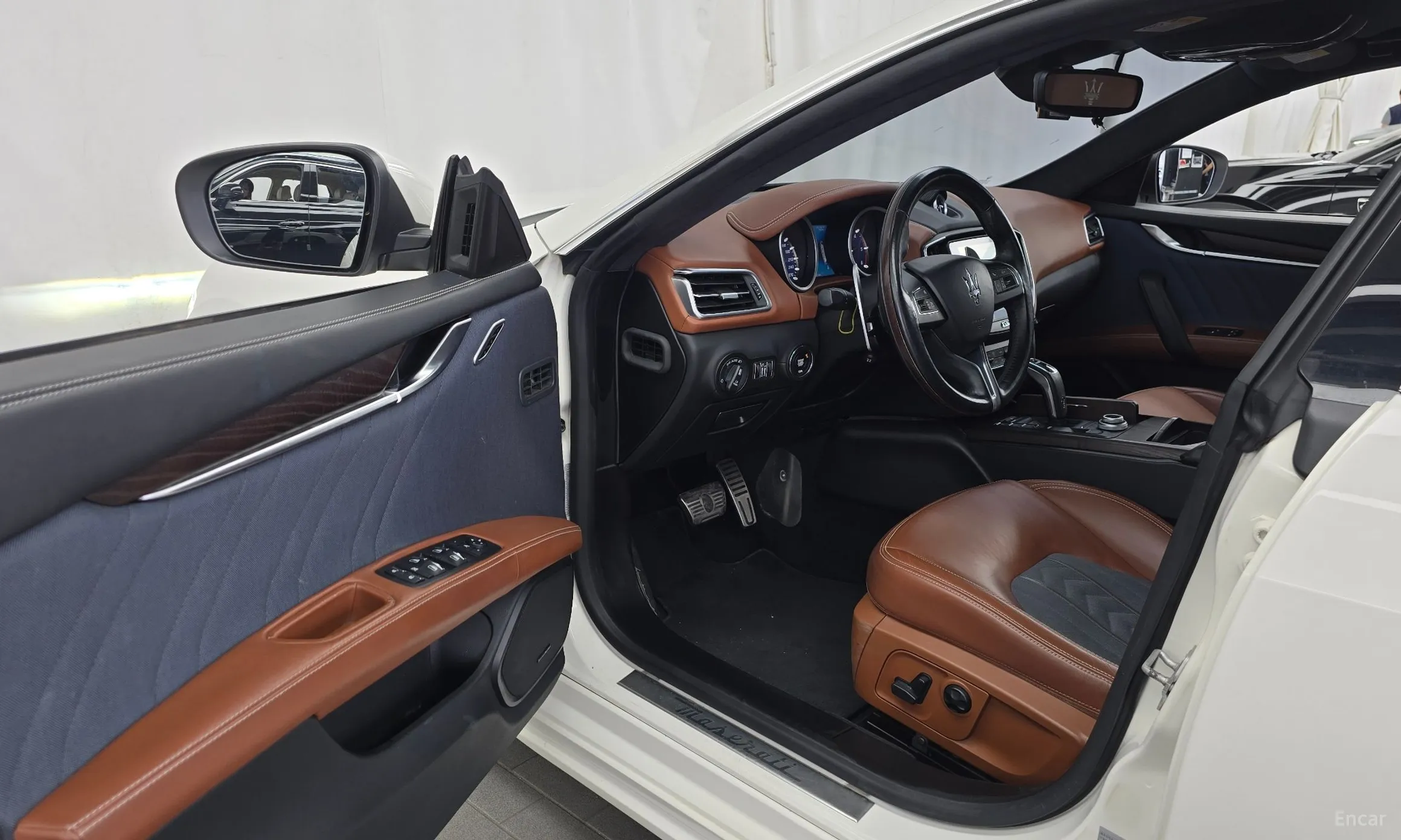 Maserati Ghibli превью 10