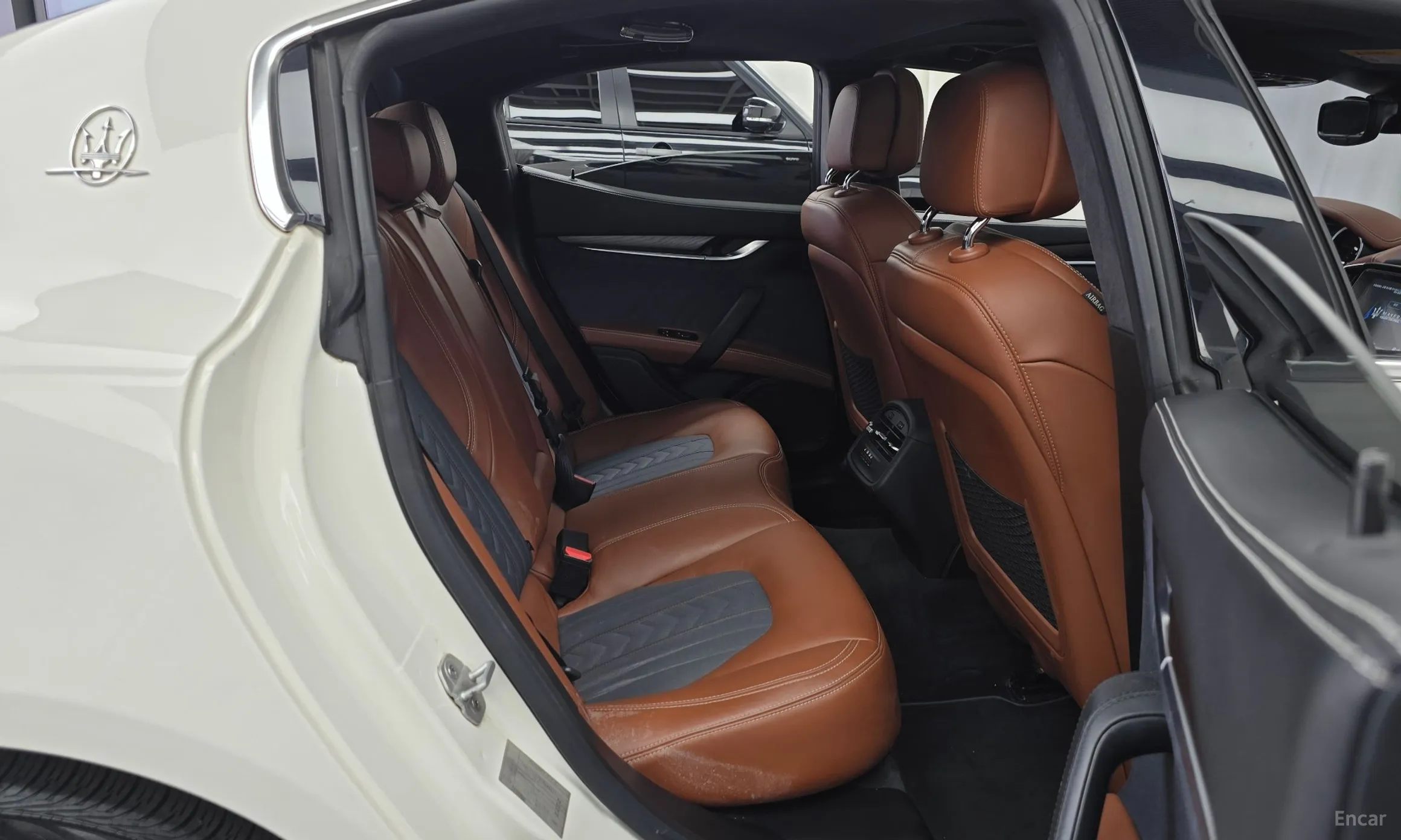 Maserati Ghibli превью 11