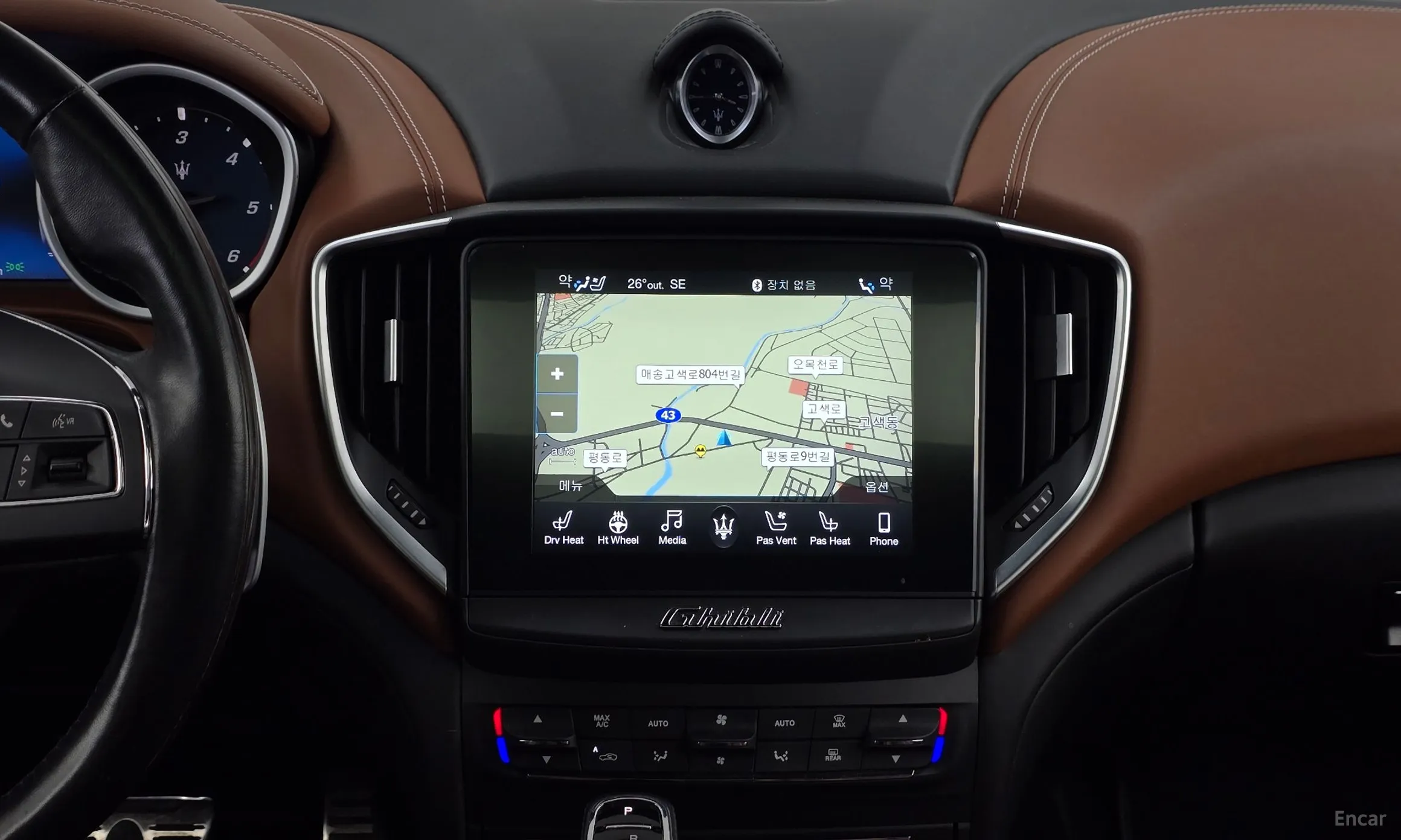 Maserati Ghibli превью 12