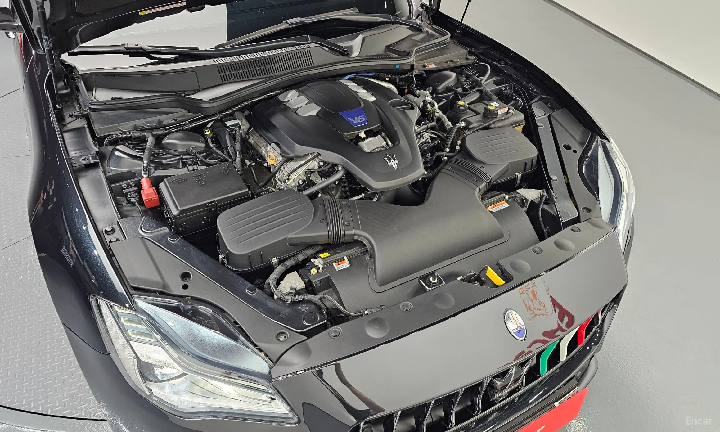 Maserati Quattroporte превью 6