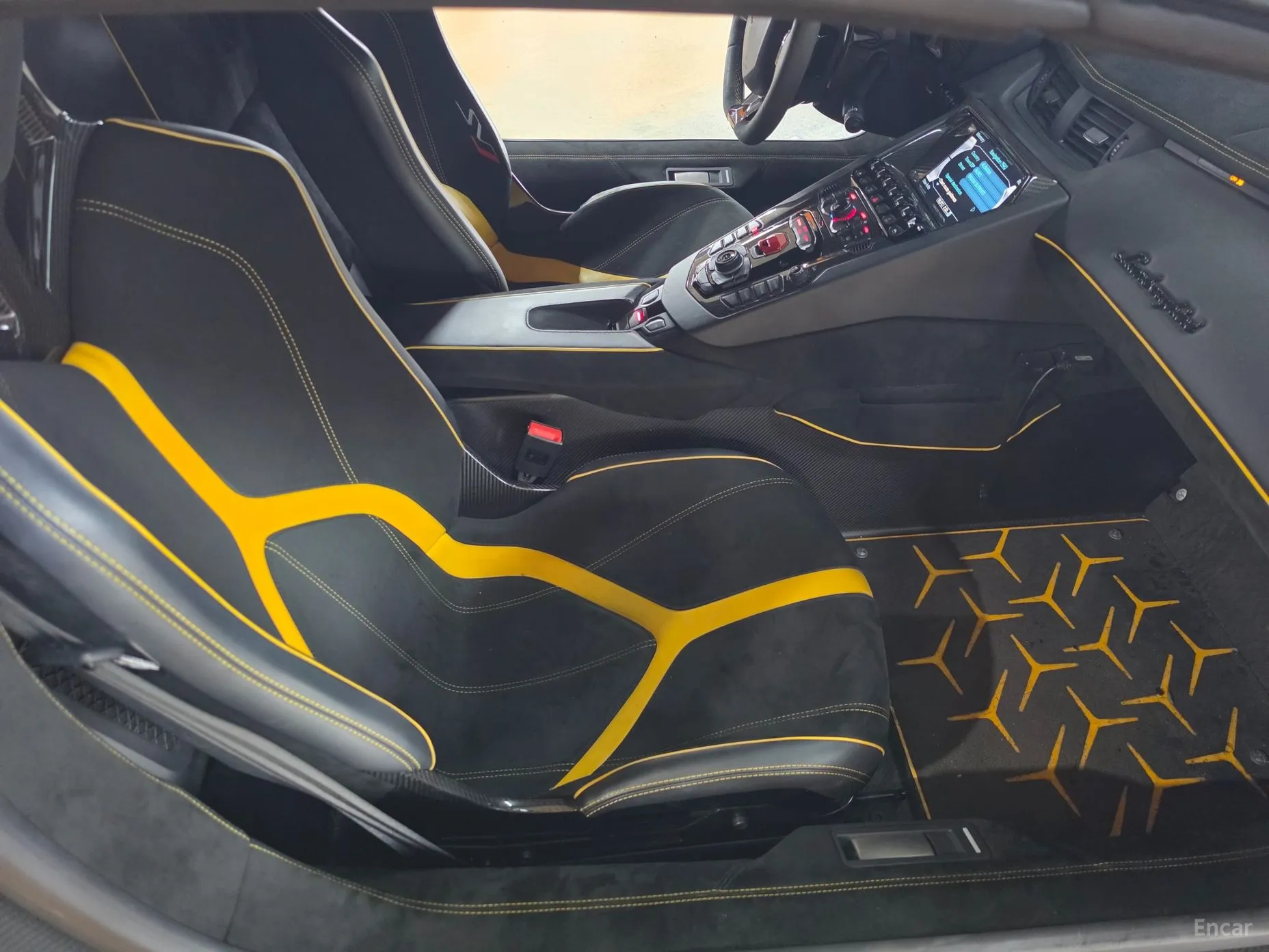 Lamborghini Aventador превью 10