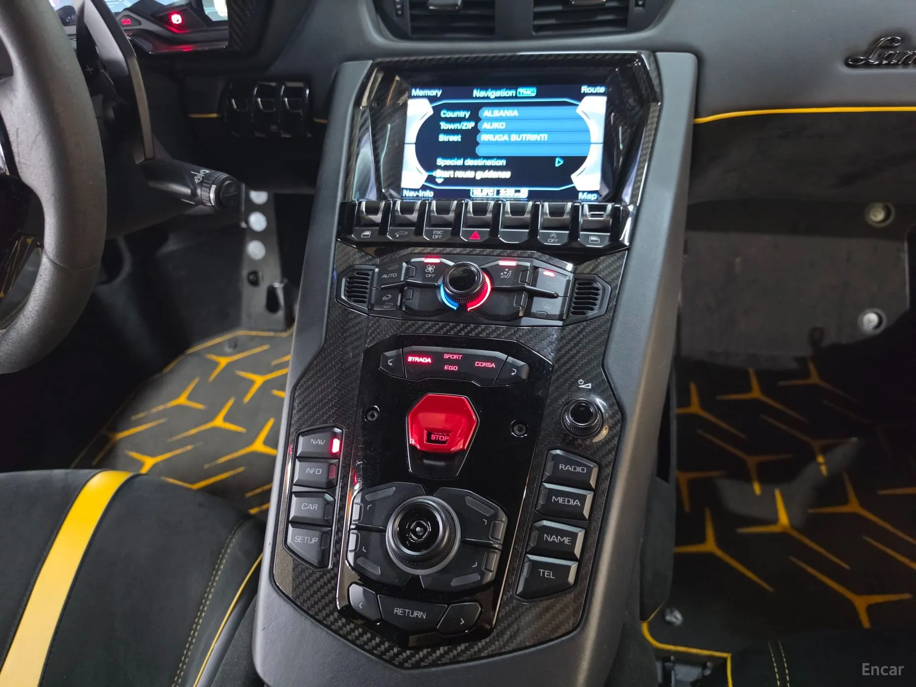Lamborghini Aventador превью 13