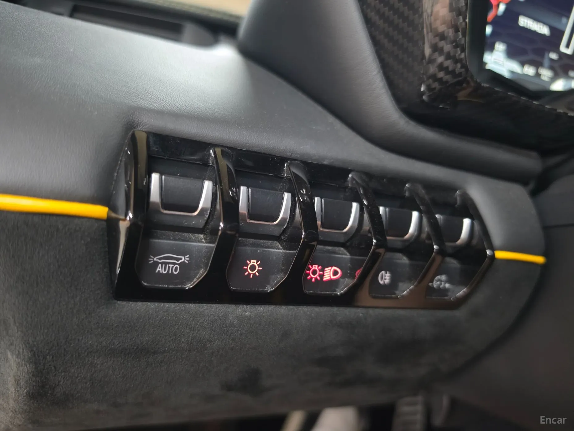 Lamborghini Aventador превью 16