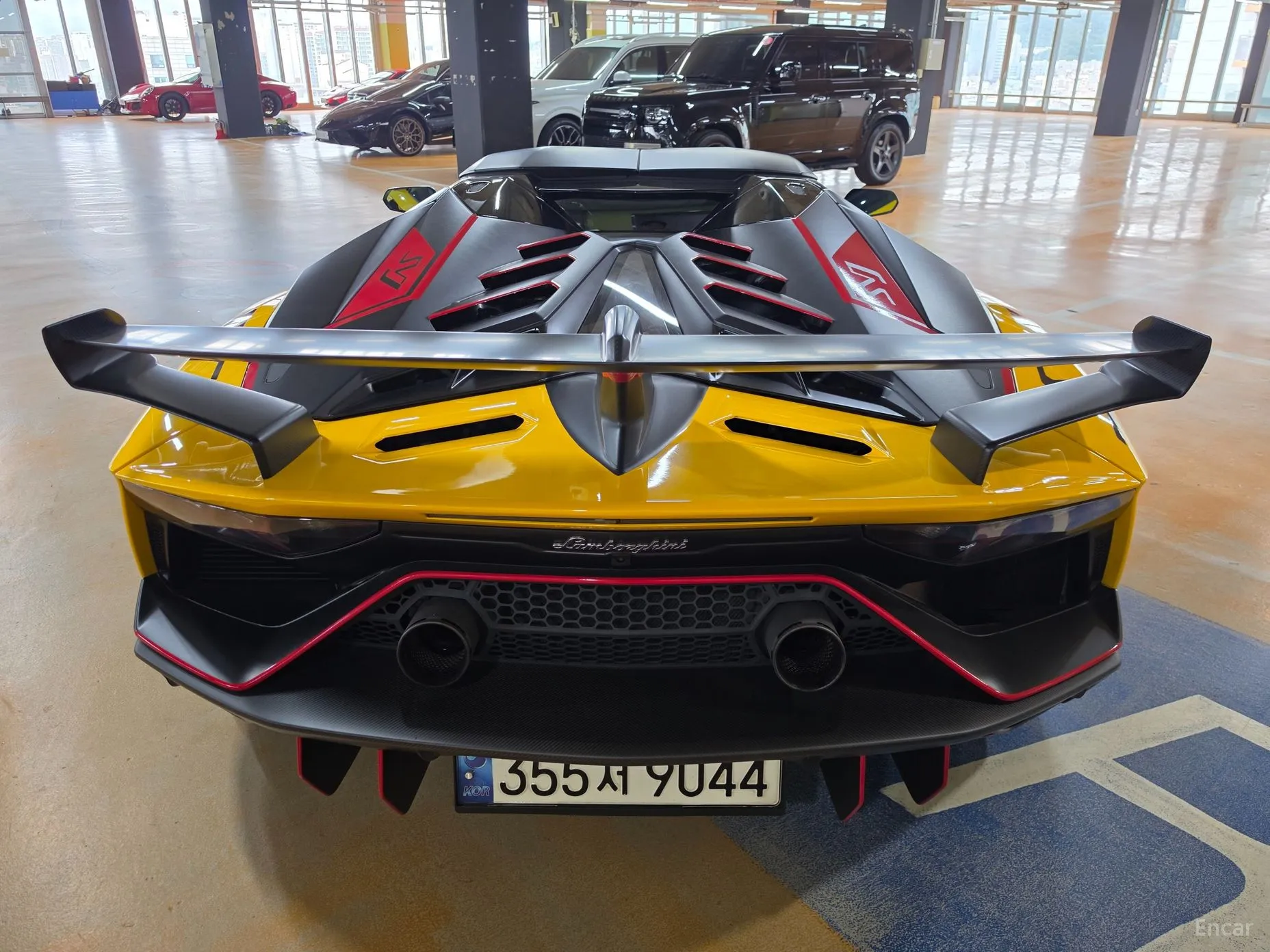 Lamborghini Aventador превью 4