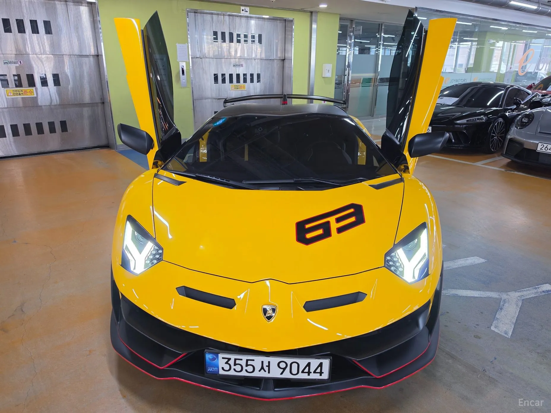 Lamborghini Aventador превью 7
