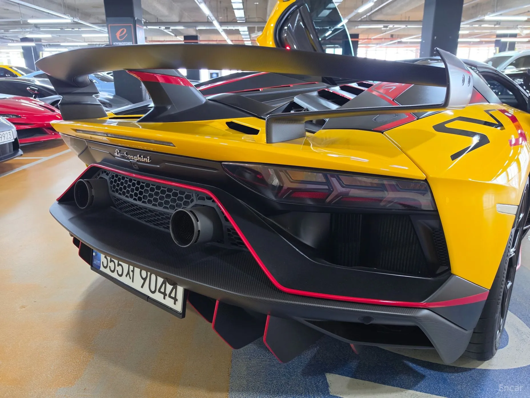 Lamborghini Aventador превью 8