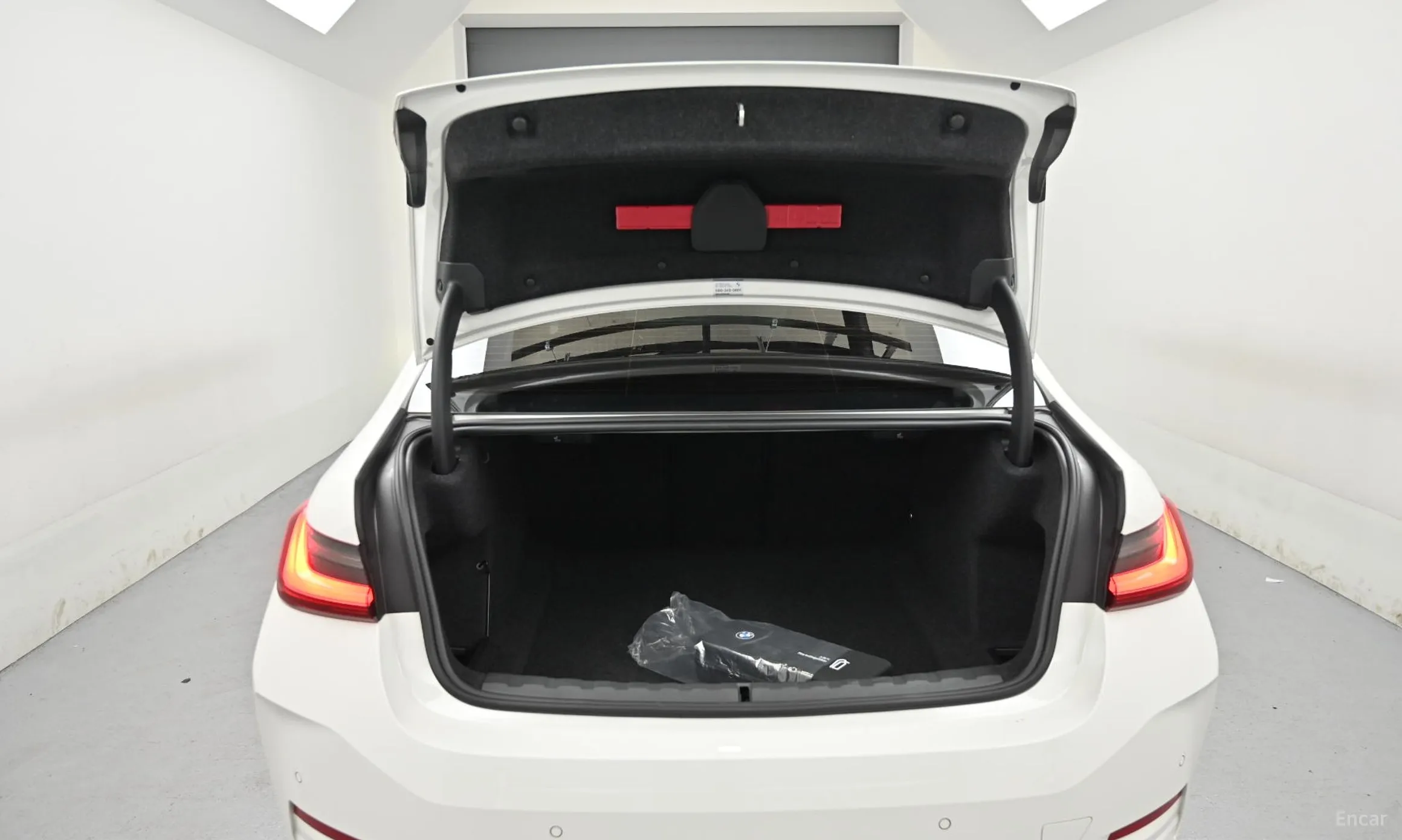 BMW 3 Series (G20) превью 9