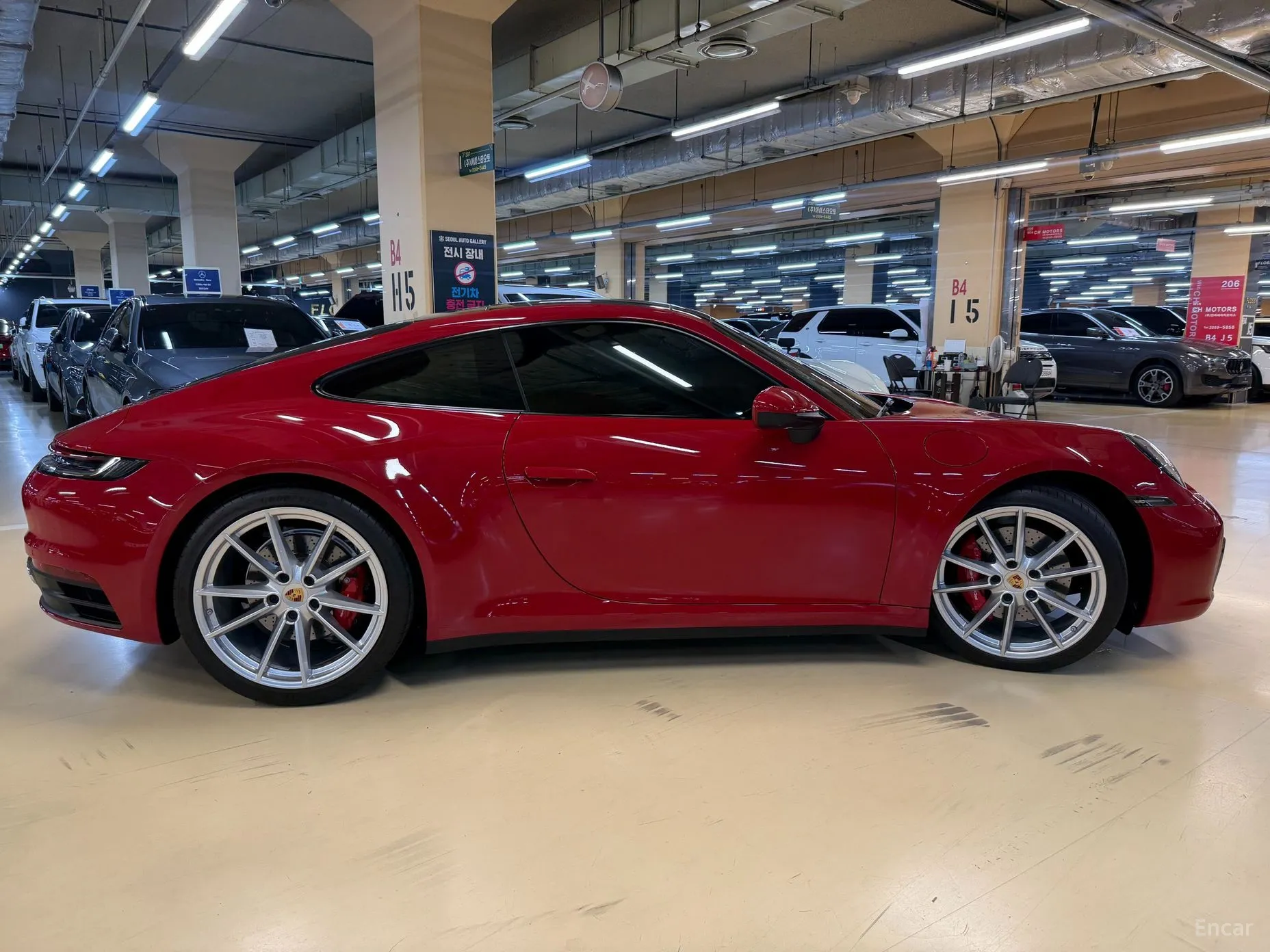 Porsche 911 (992) превью 4