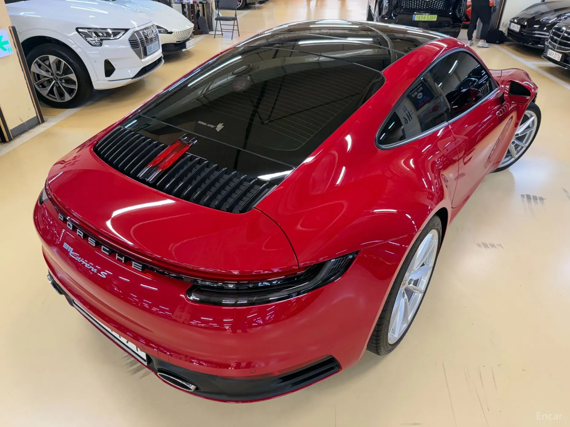 Porsche 911 (992) превью 6