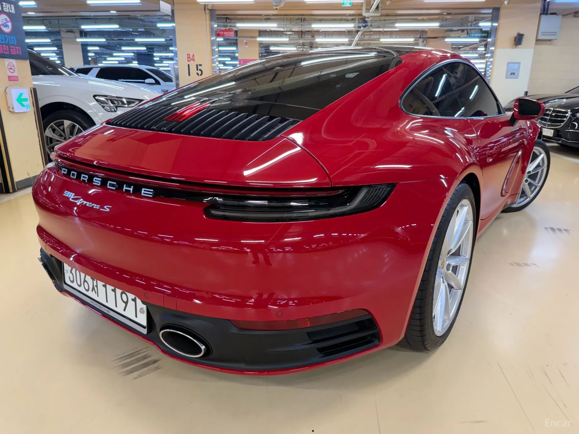 Porsche 911 (992) превью 7