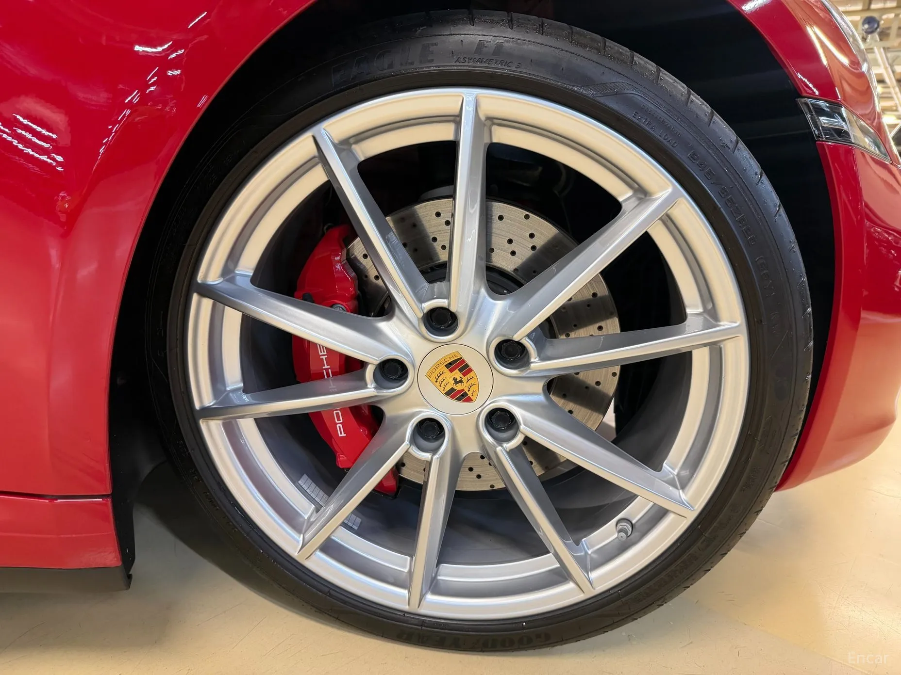 Porsche 911 (992) превью 8