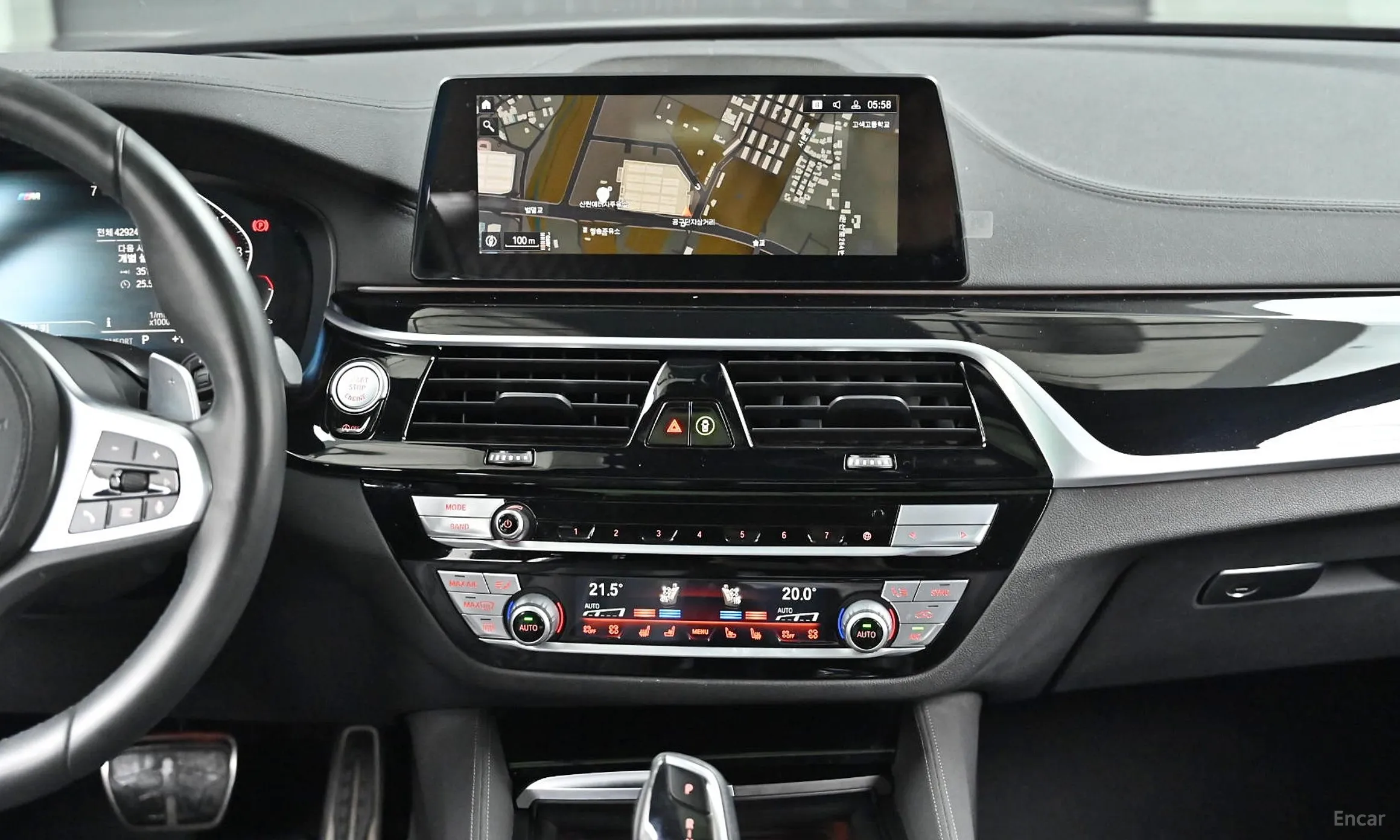 BMW 5 Series (G30) превью 14