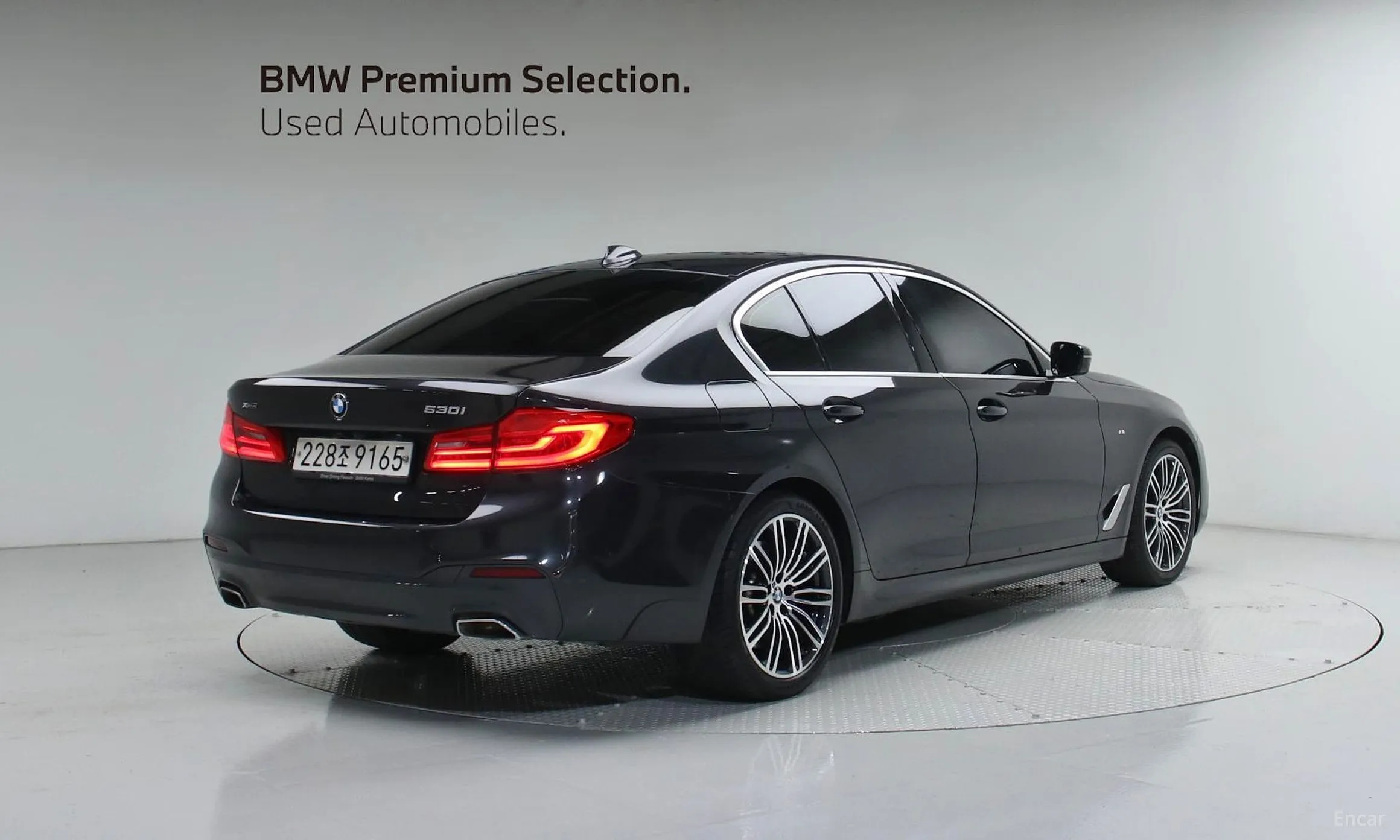 BMW 5 Series (G30) превью 4