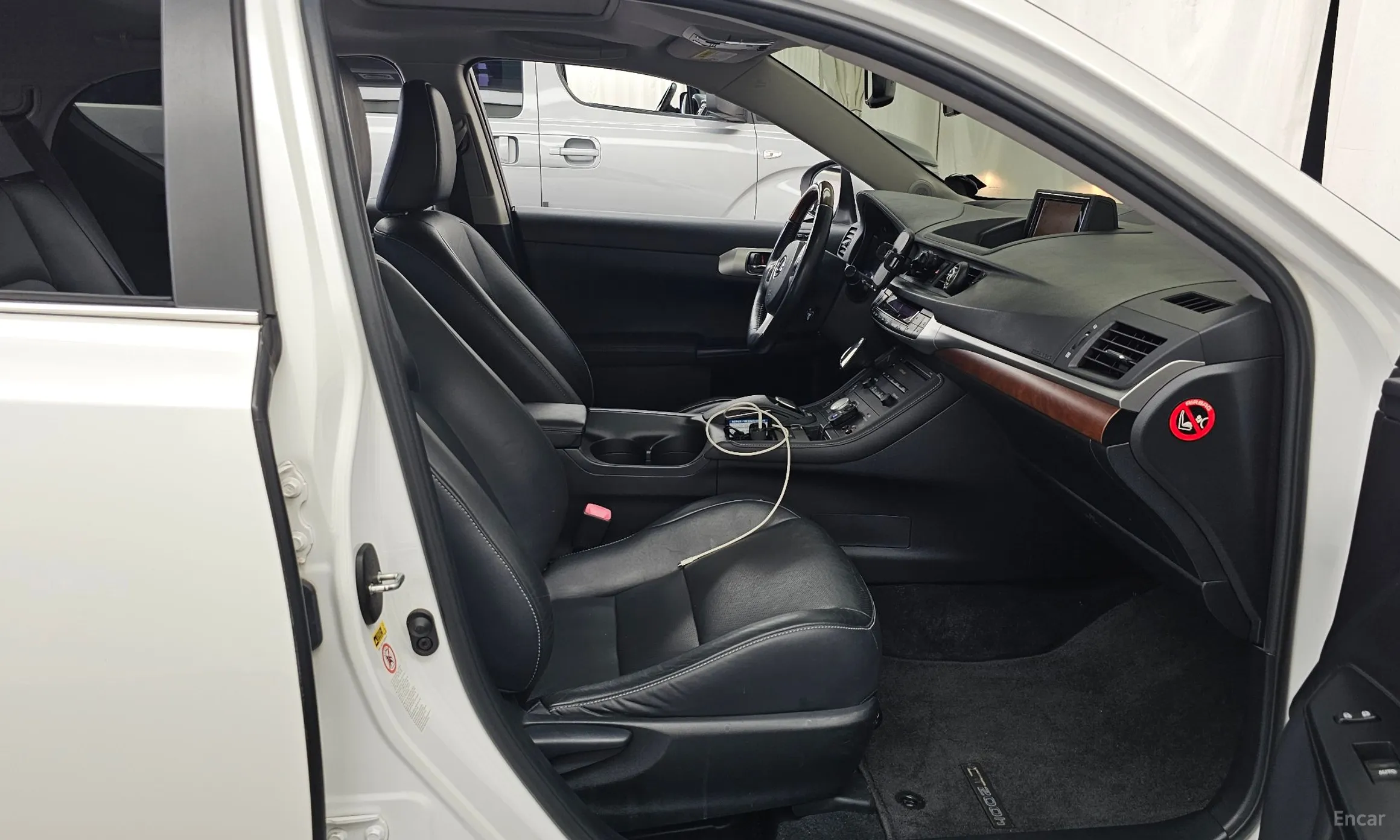 Lexus CT200h превью 11