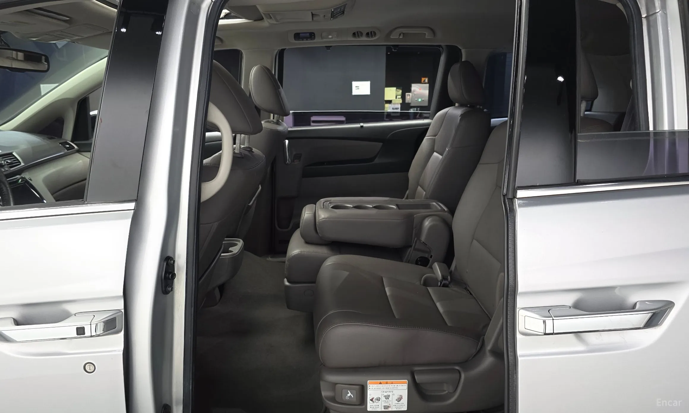 Honda Odyssey превью 12