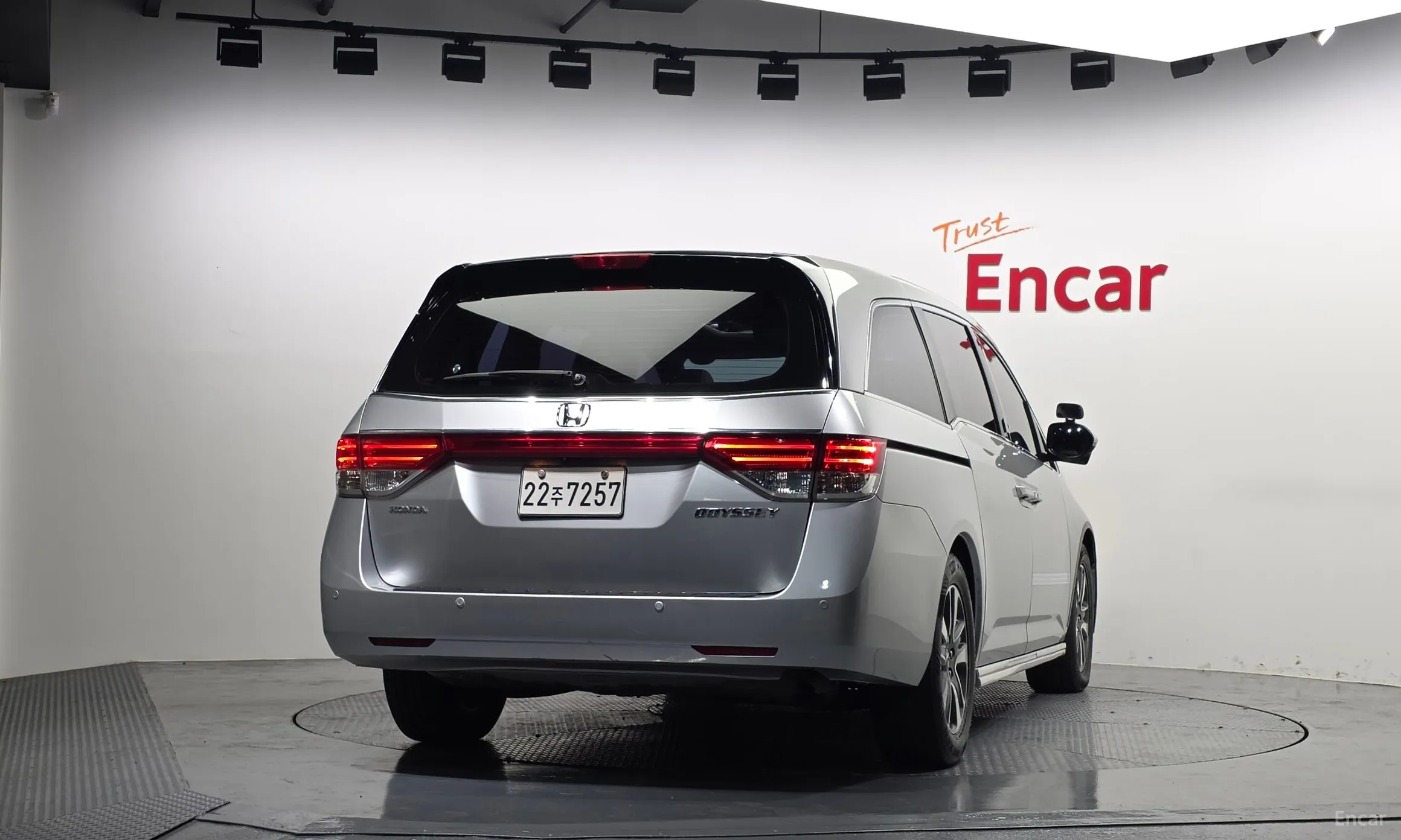 Honda Odyssey превью 4