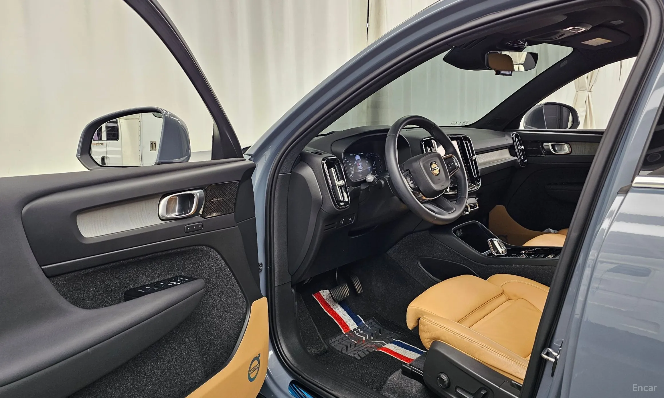 Volvo XC40 превью 10