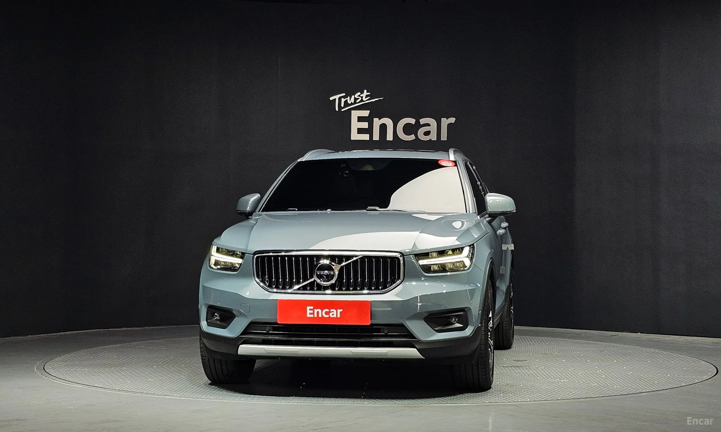 Volvo XC40 превью 3