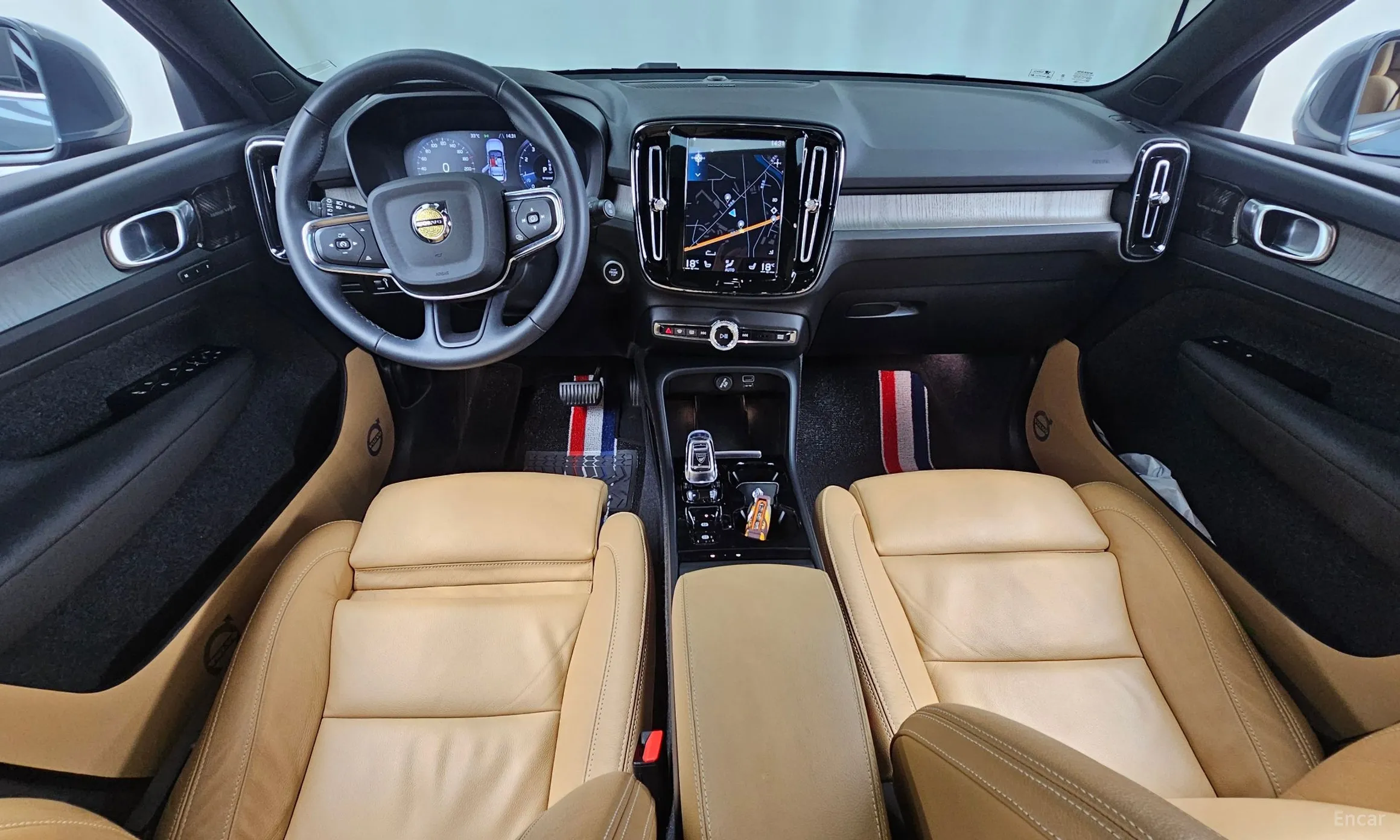 Volvo XC40 превью 7