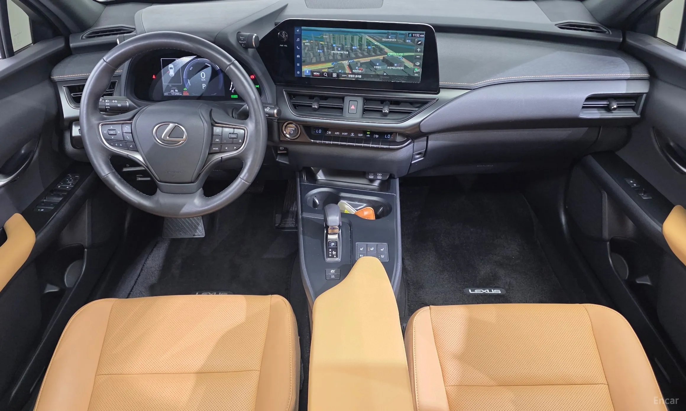 Lexus UX300h превью 7