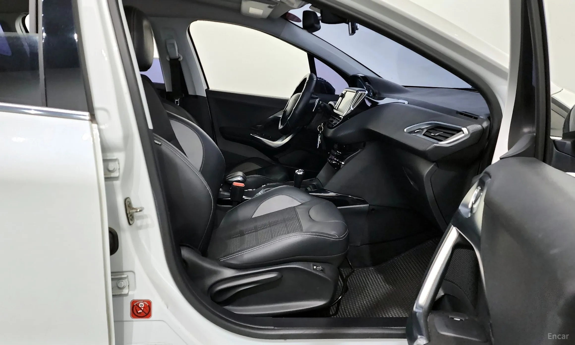 Peugeot 2008. превью 11