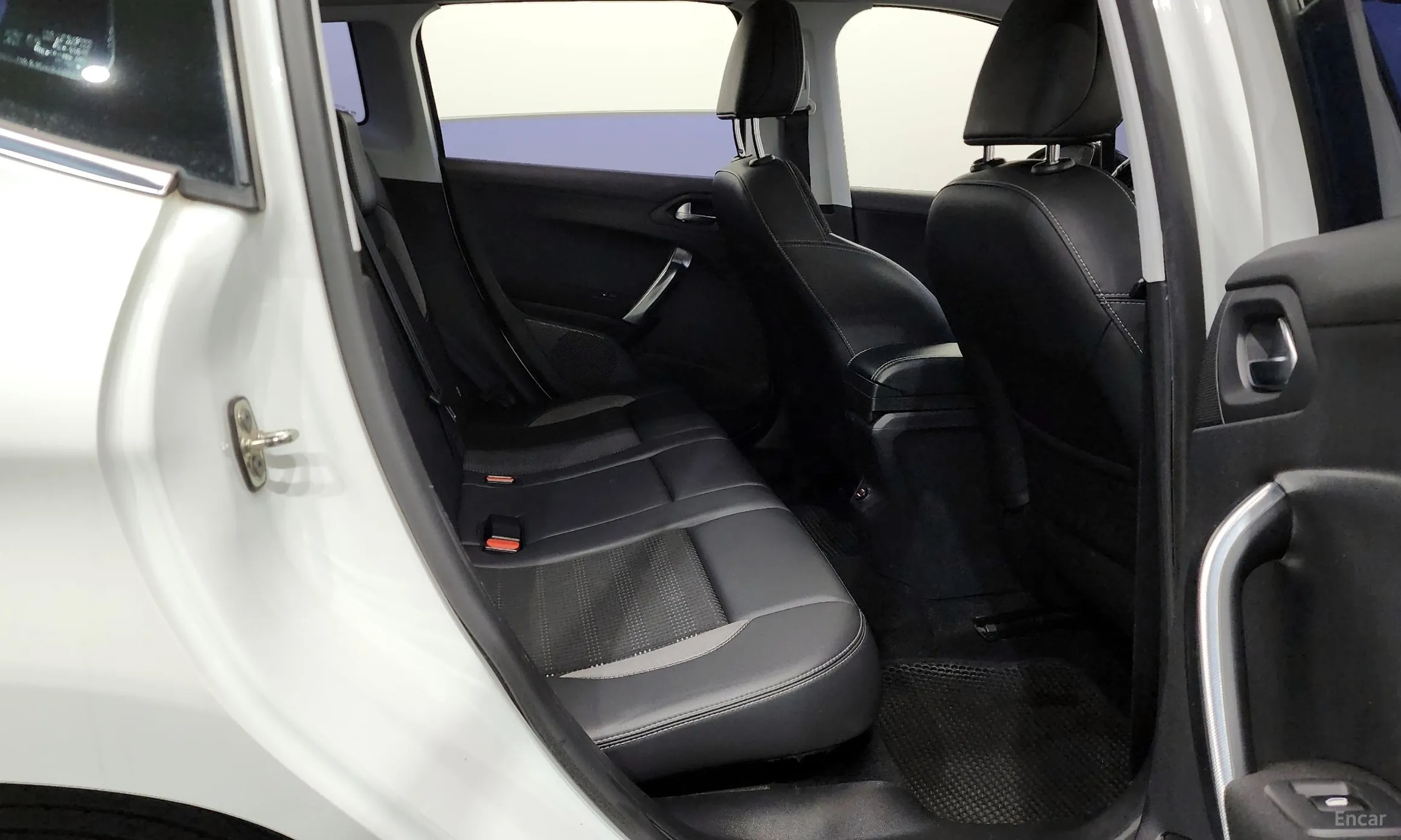 Peugeot 2008. превью 12