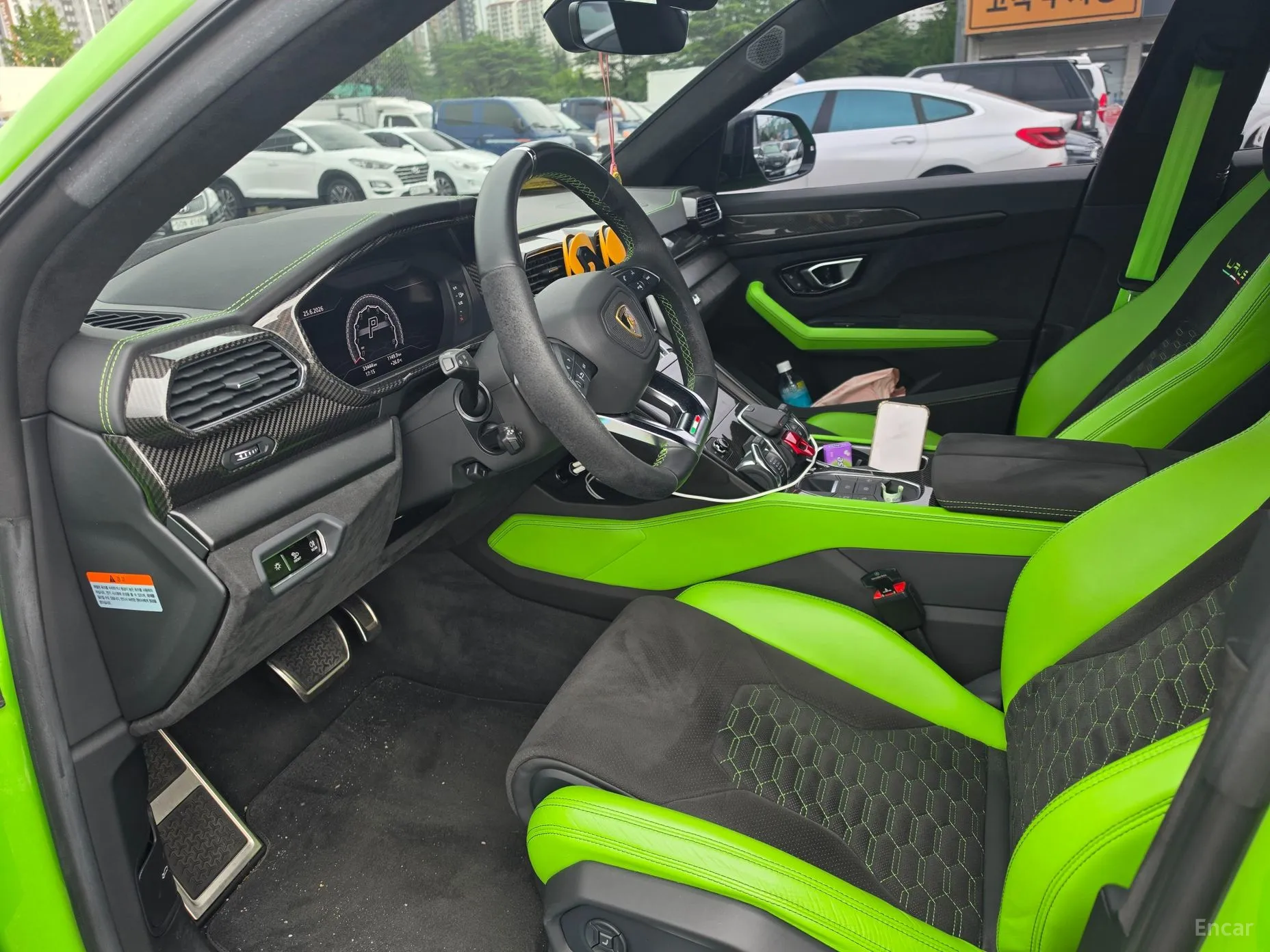 Lamborghini Urus превью 10