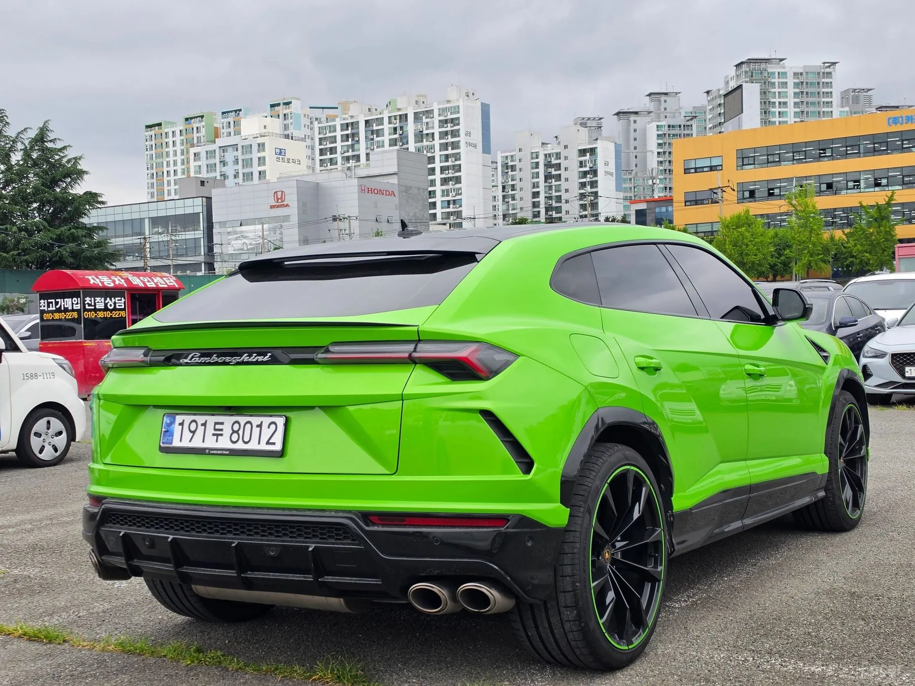Lamborghini Urus превью 2