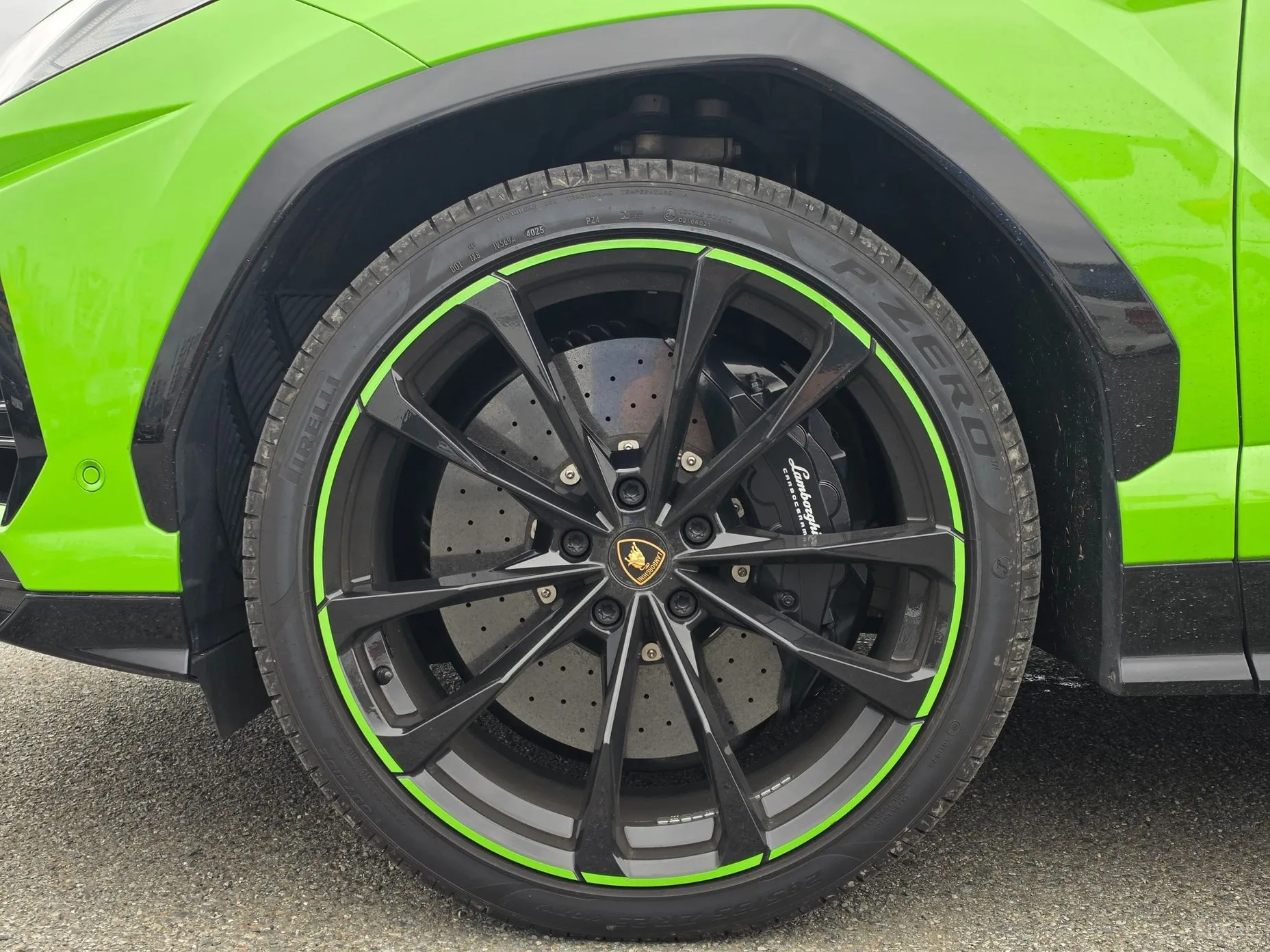 Lamborghini Urus превью 5
