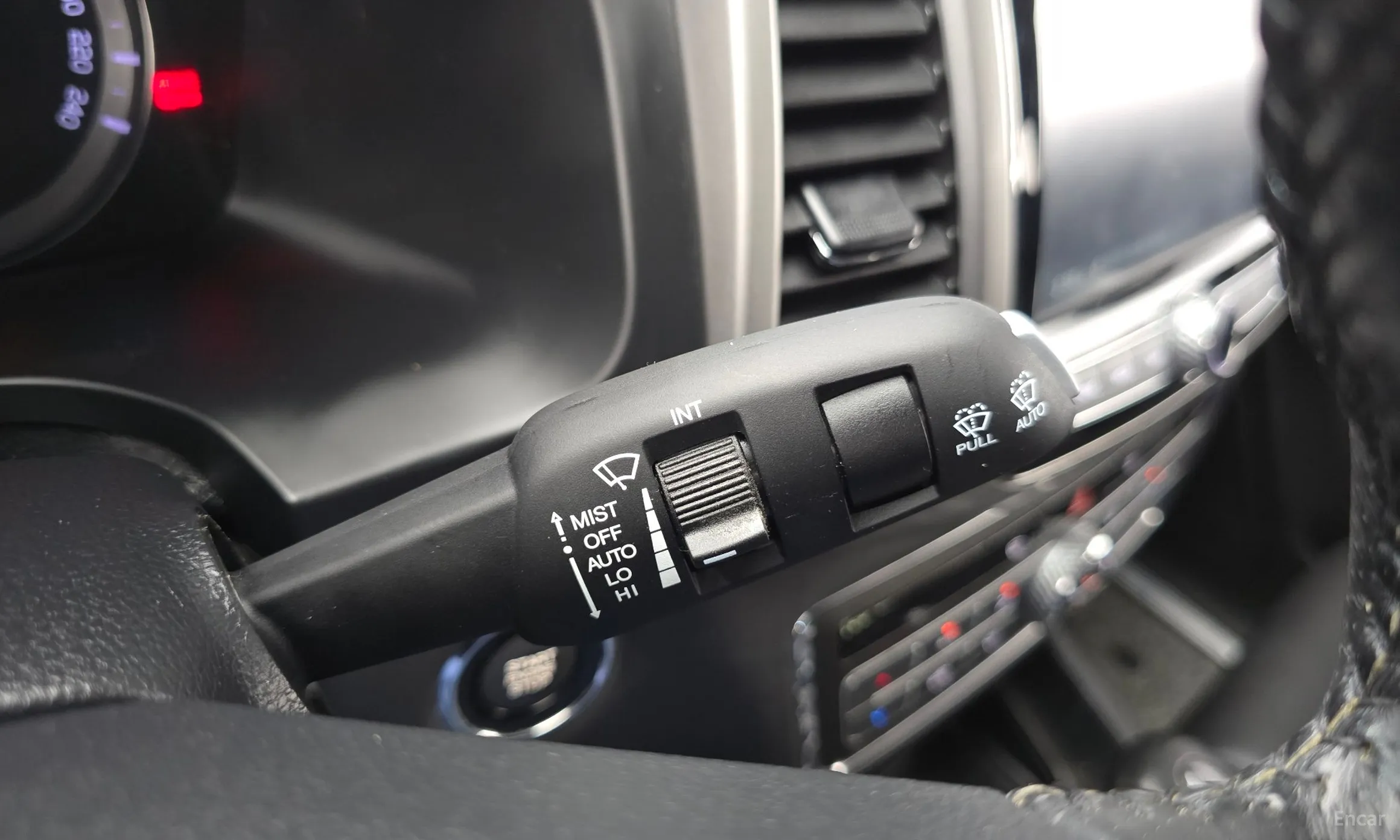 KG Mobility (SsangYong) Rexton Sports превью 17
