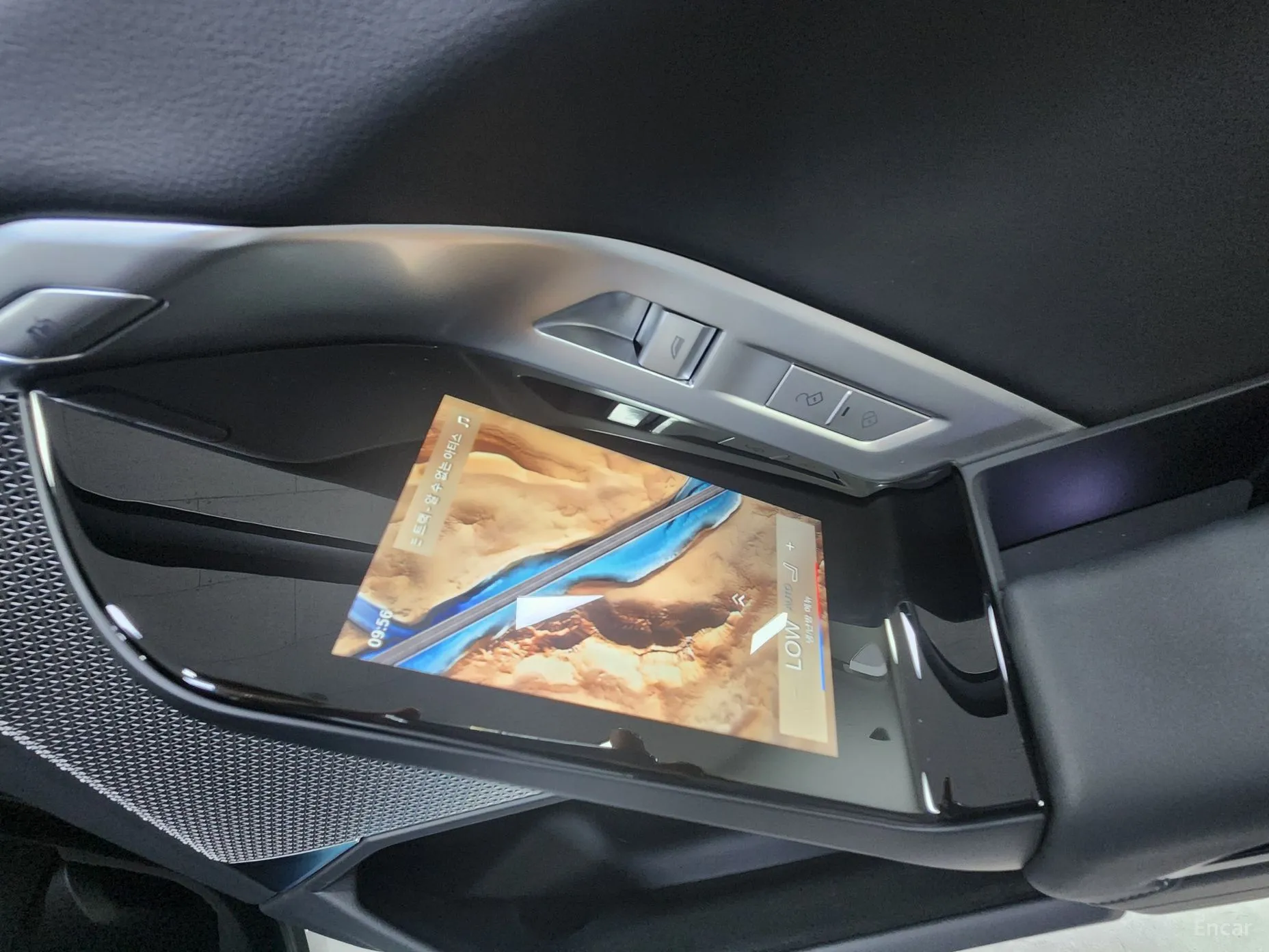 BMW 7 Series (G70) превью 16