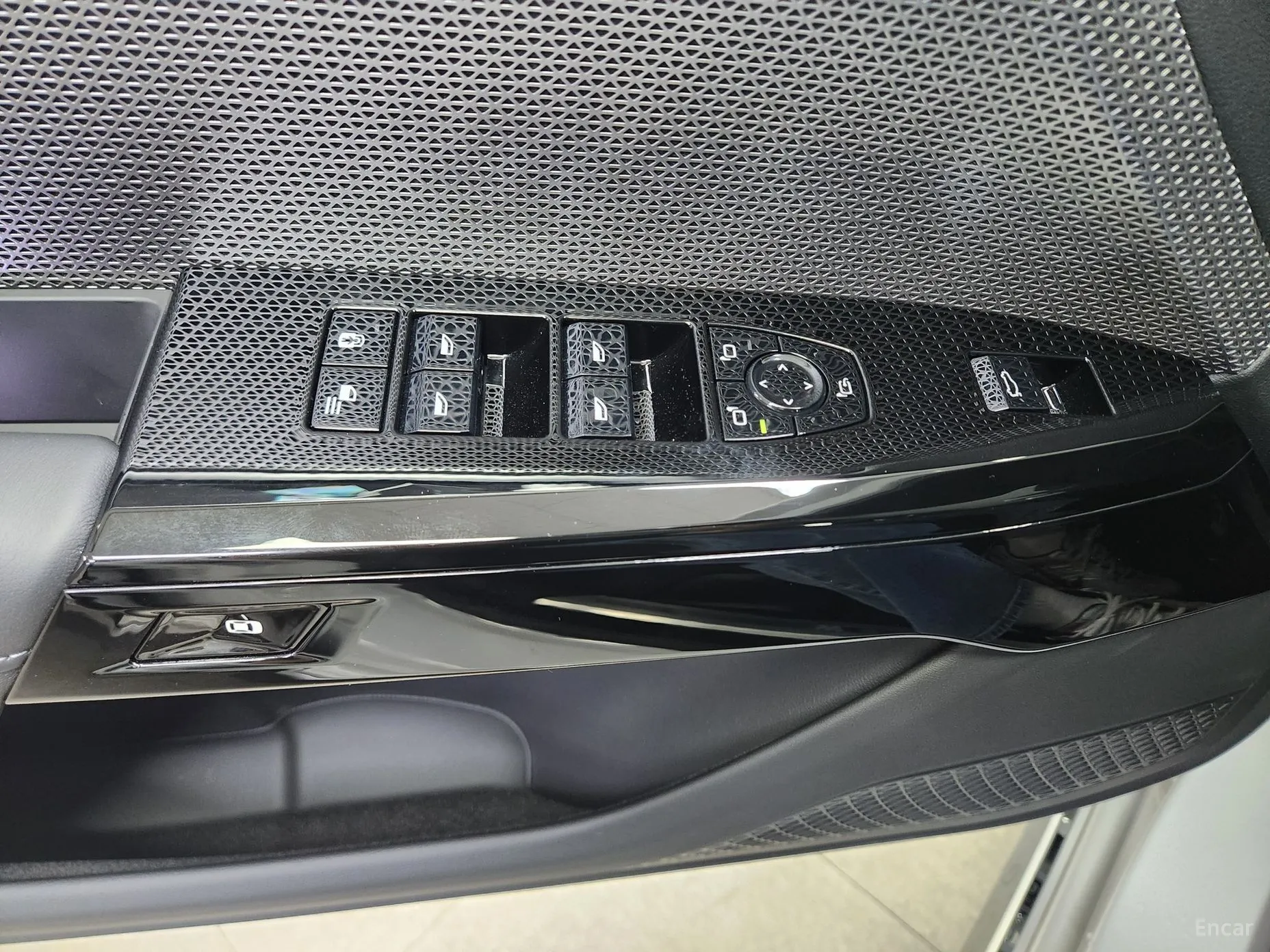 BMW 7 Series (G70) превью 5