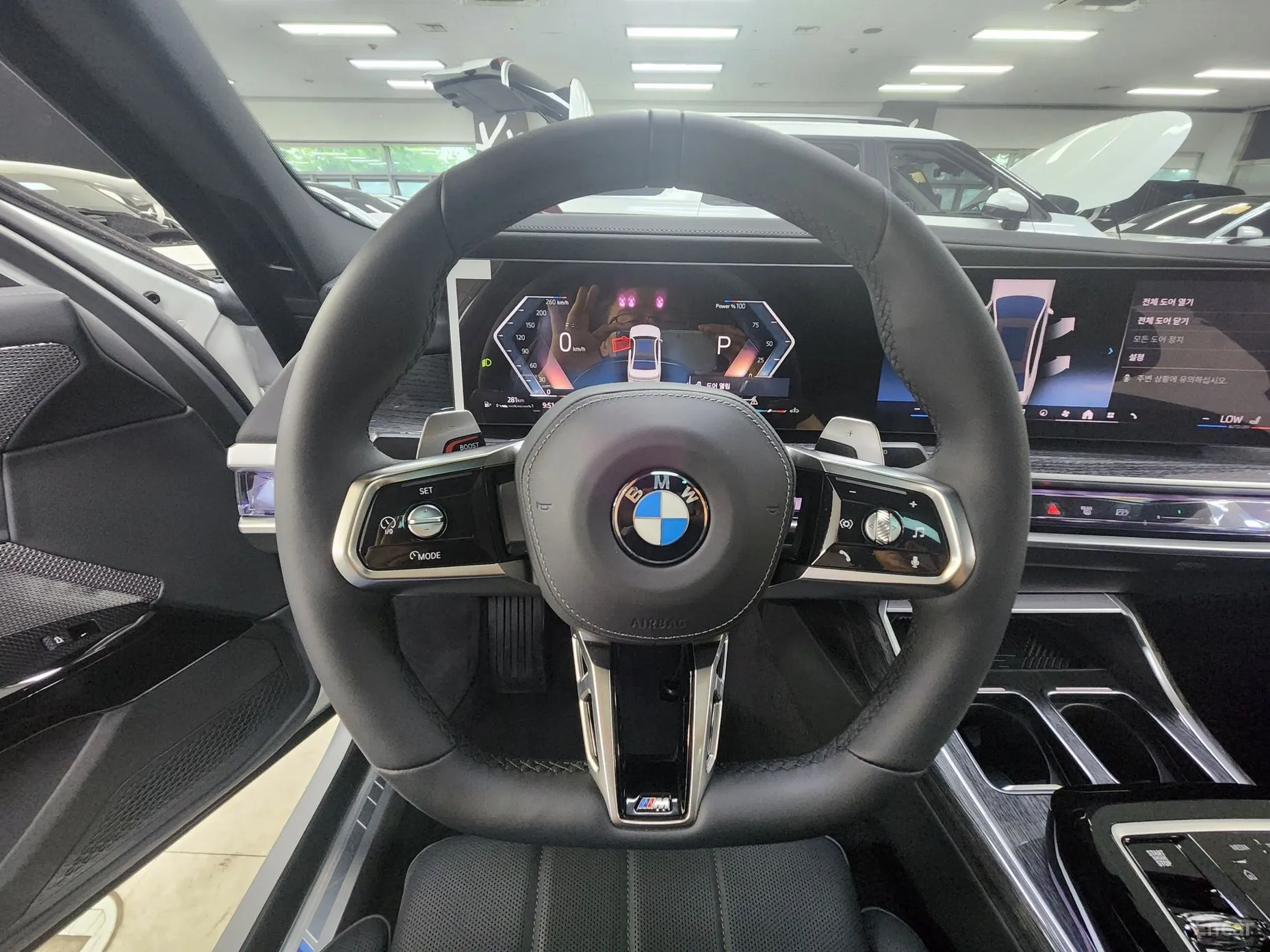 BMW 7 Series (G70) превью 9