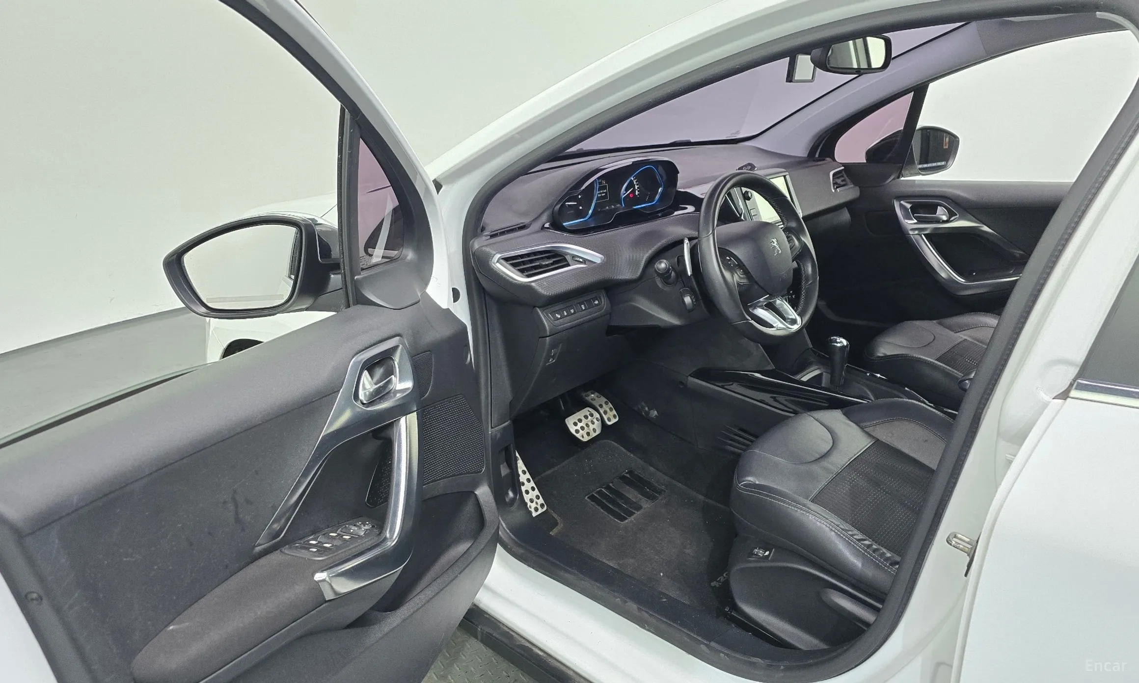 Peugeot 2008. превью 10