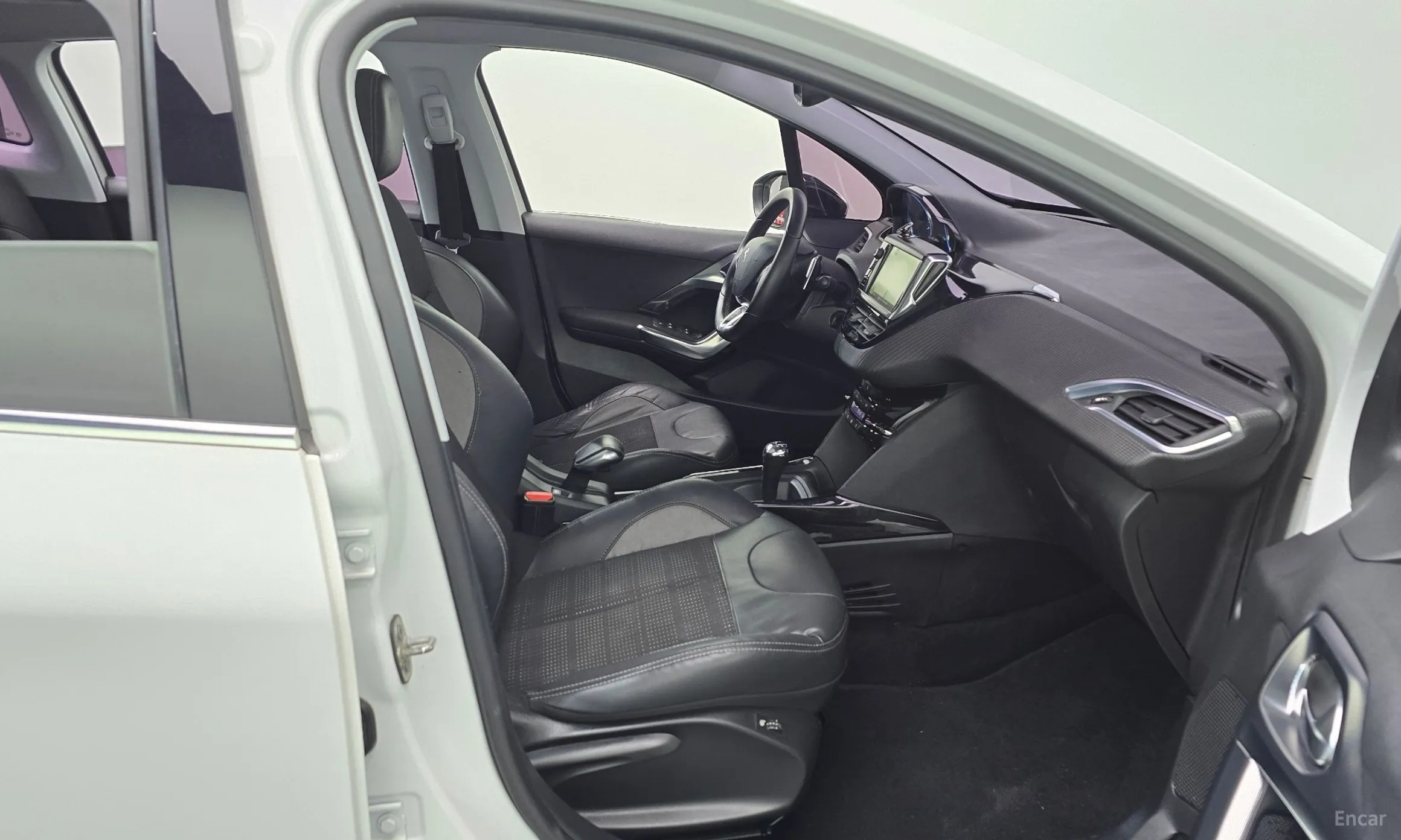 Peugeot 2008. превью 11
