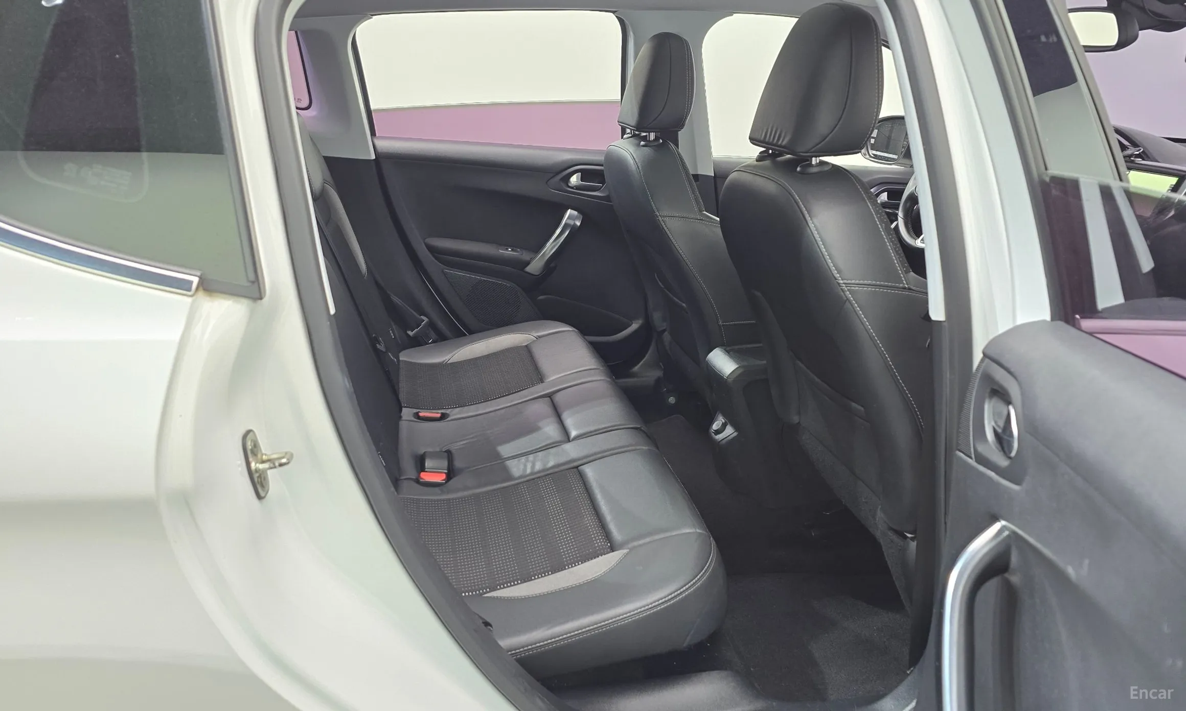 Peugeot 2008. превью 12