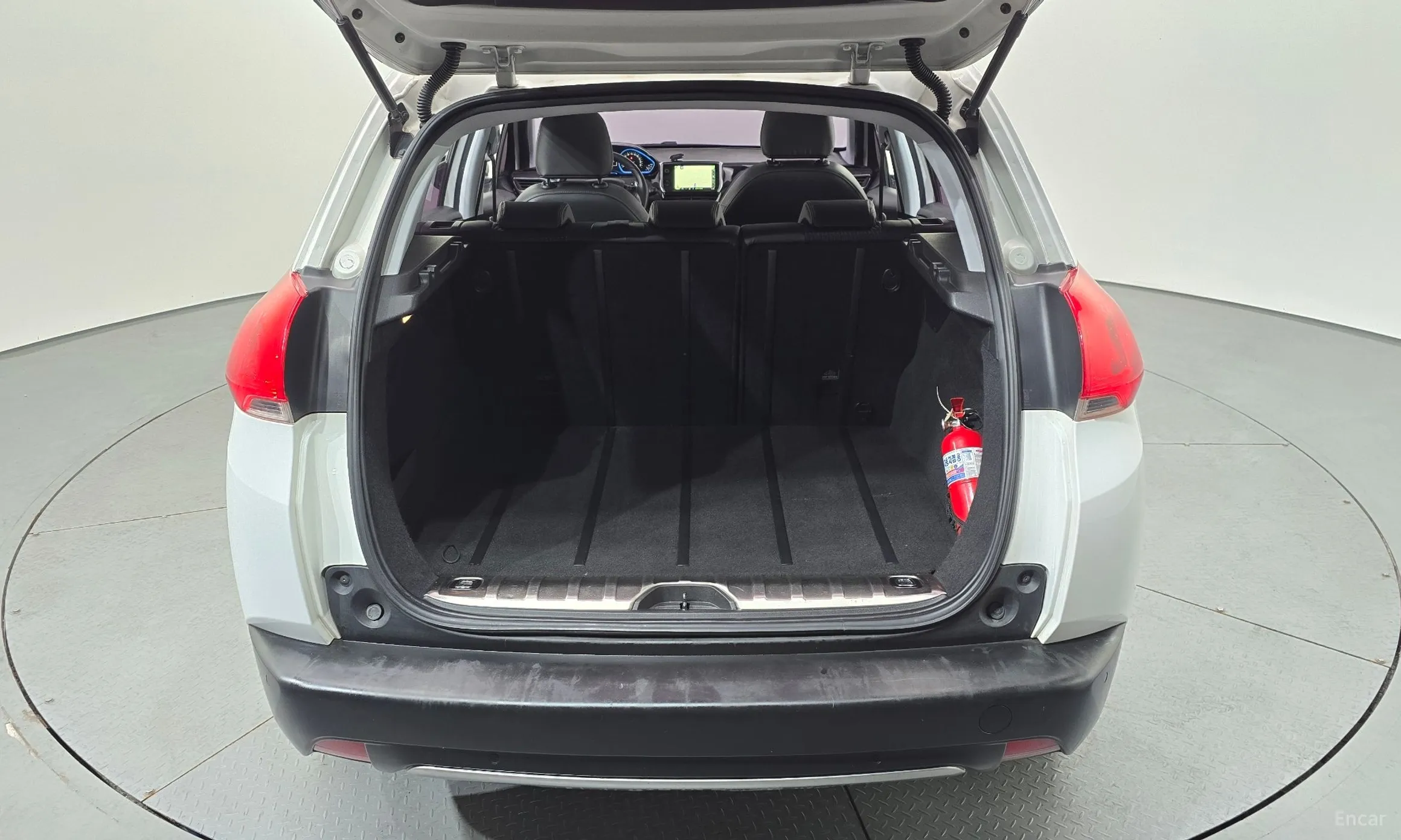 Peugeot 2008. превью 20