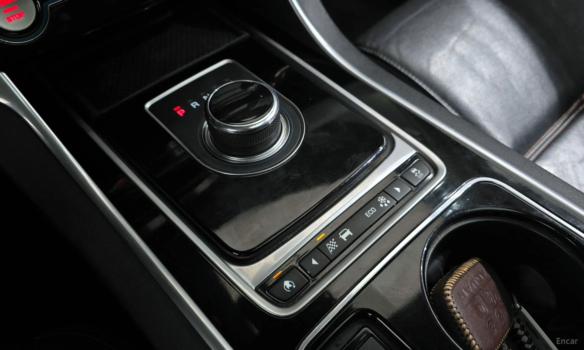 Jaguar XE превью 9