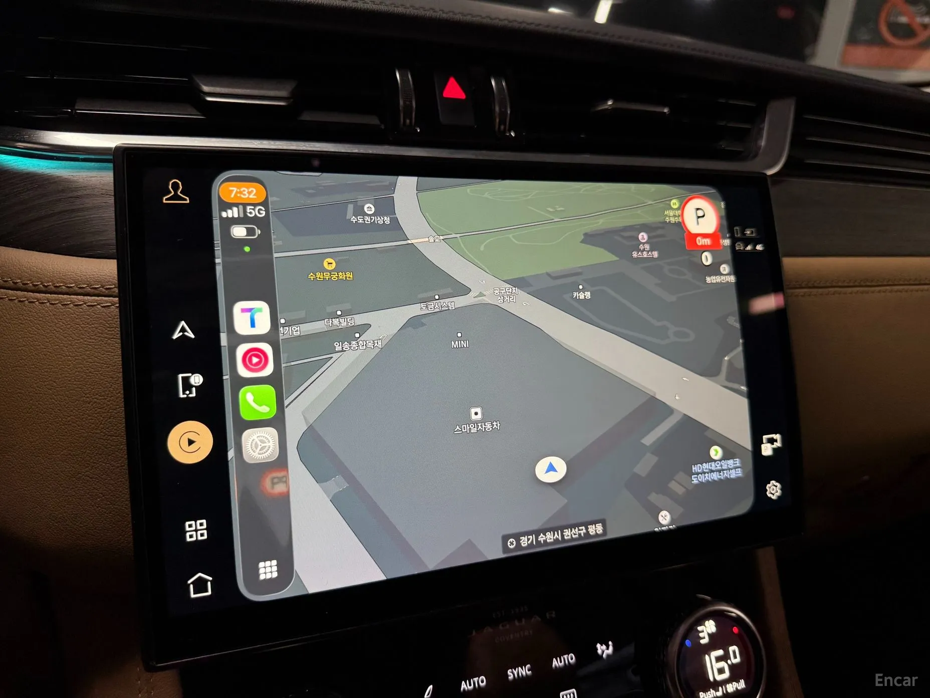 Jaguar F-PACE превью 12