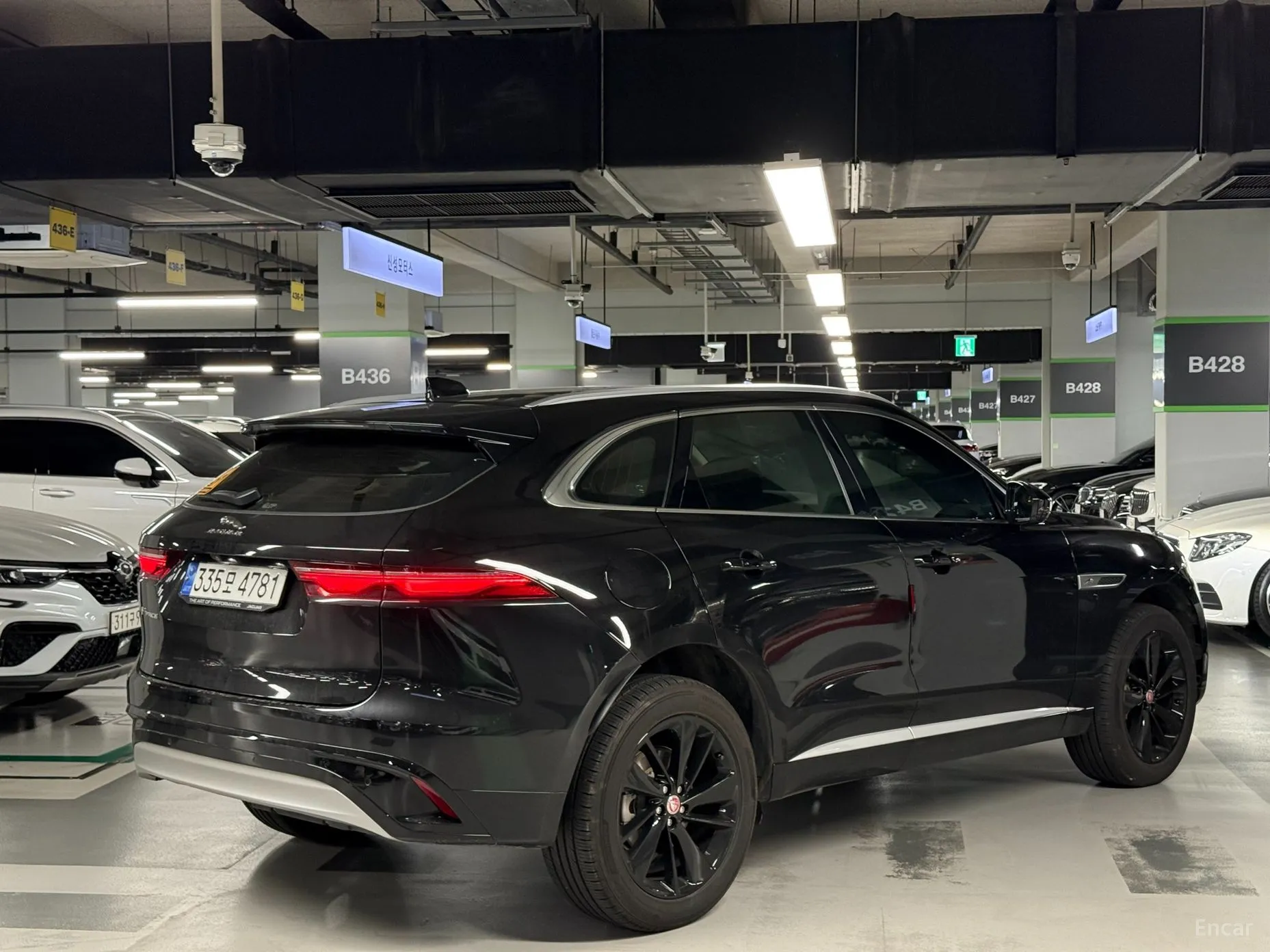 Jaguar F-PACE превью 4