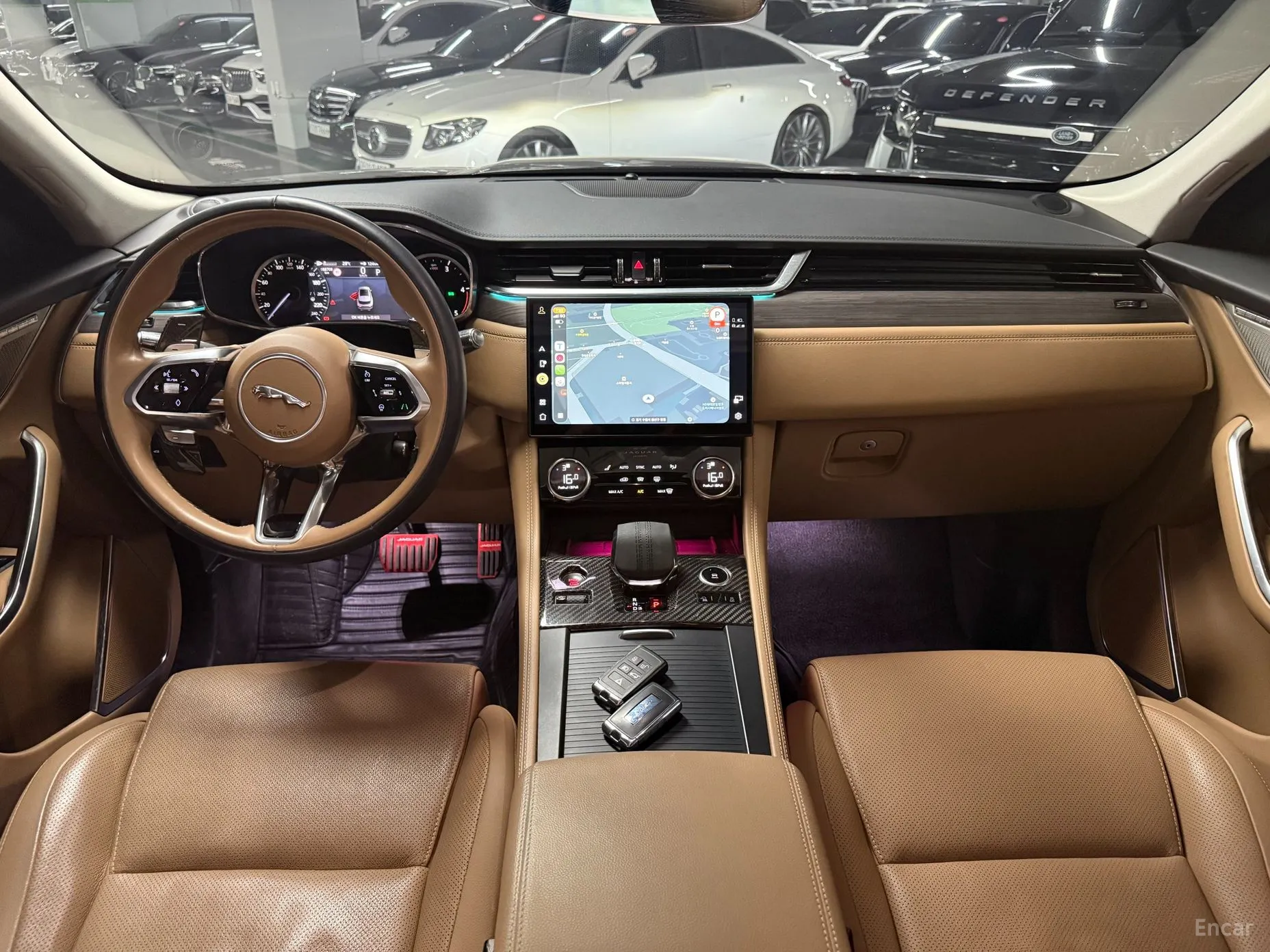 Jaguar F-PACE превью 5