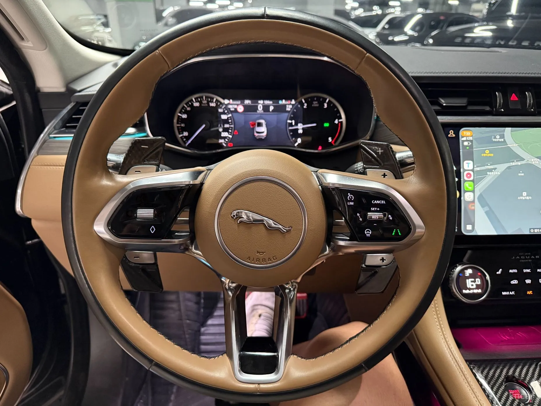 Jaguar F-PACE превью 6