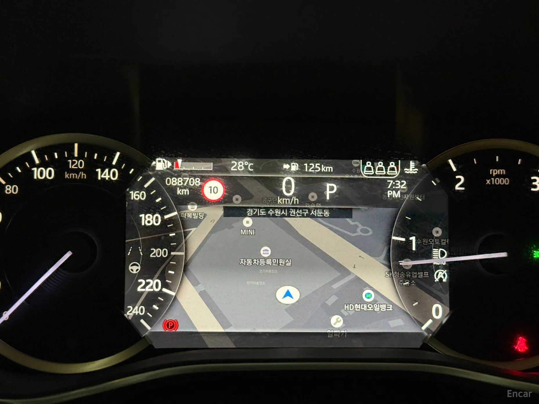 Jaguar F-PACE превью 7