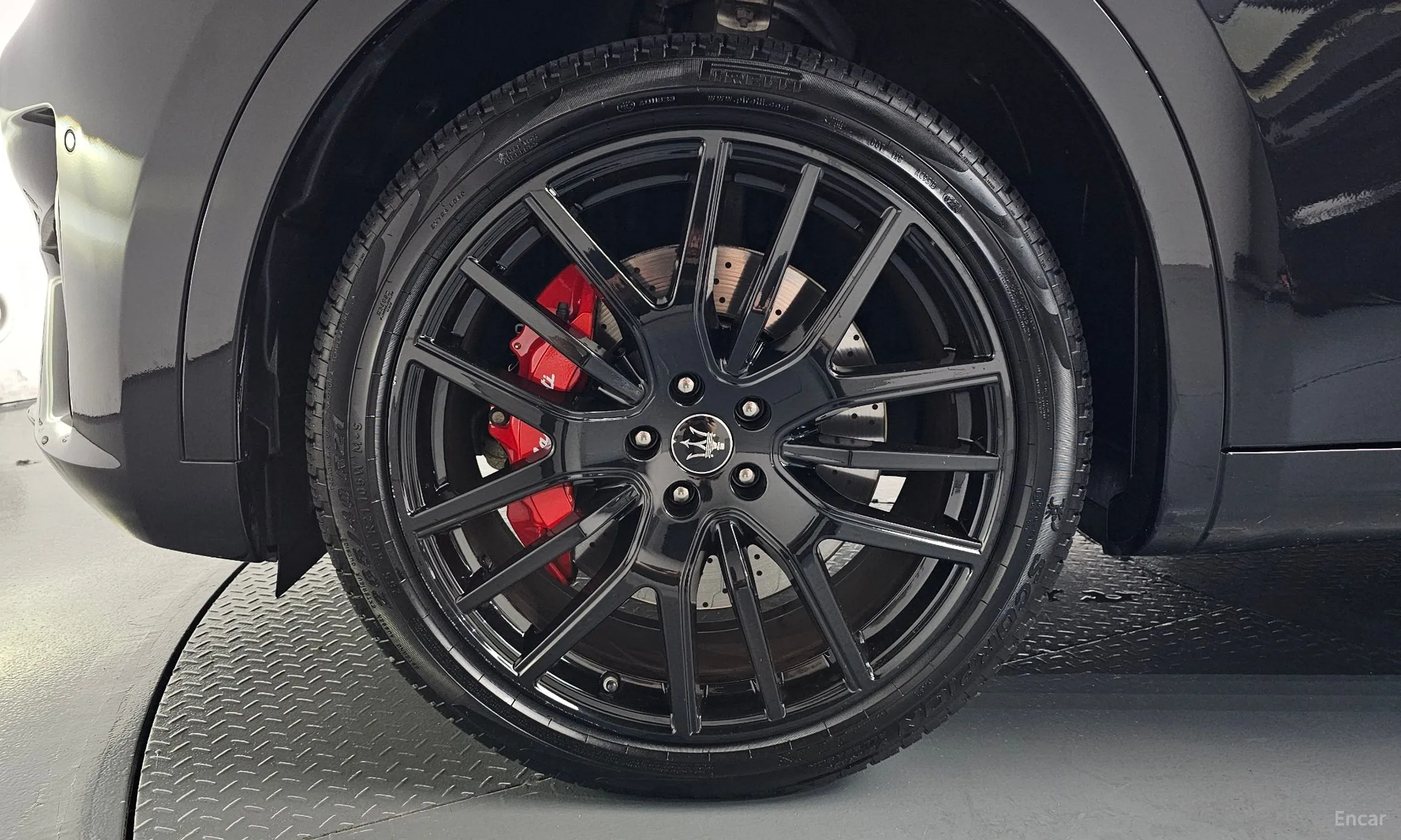Maserati Levante превью 5